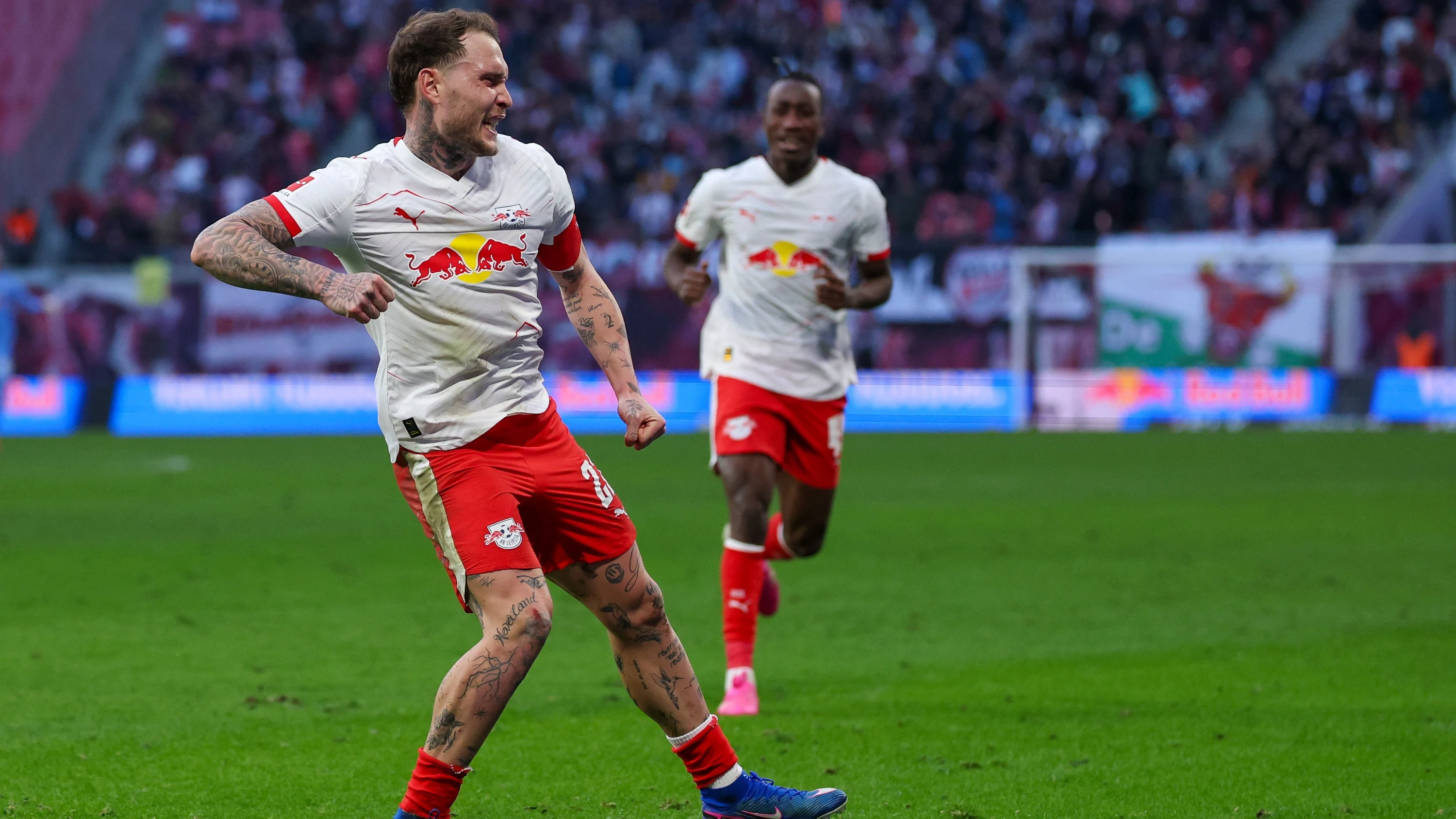 Eigentor in Nachspielzeit: Leipziger Last-Minute-Sieg gegen Augsburg