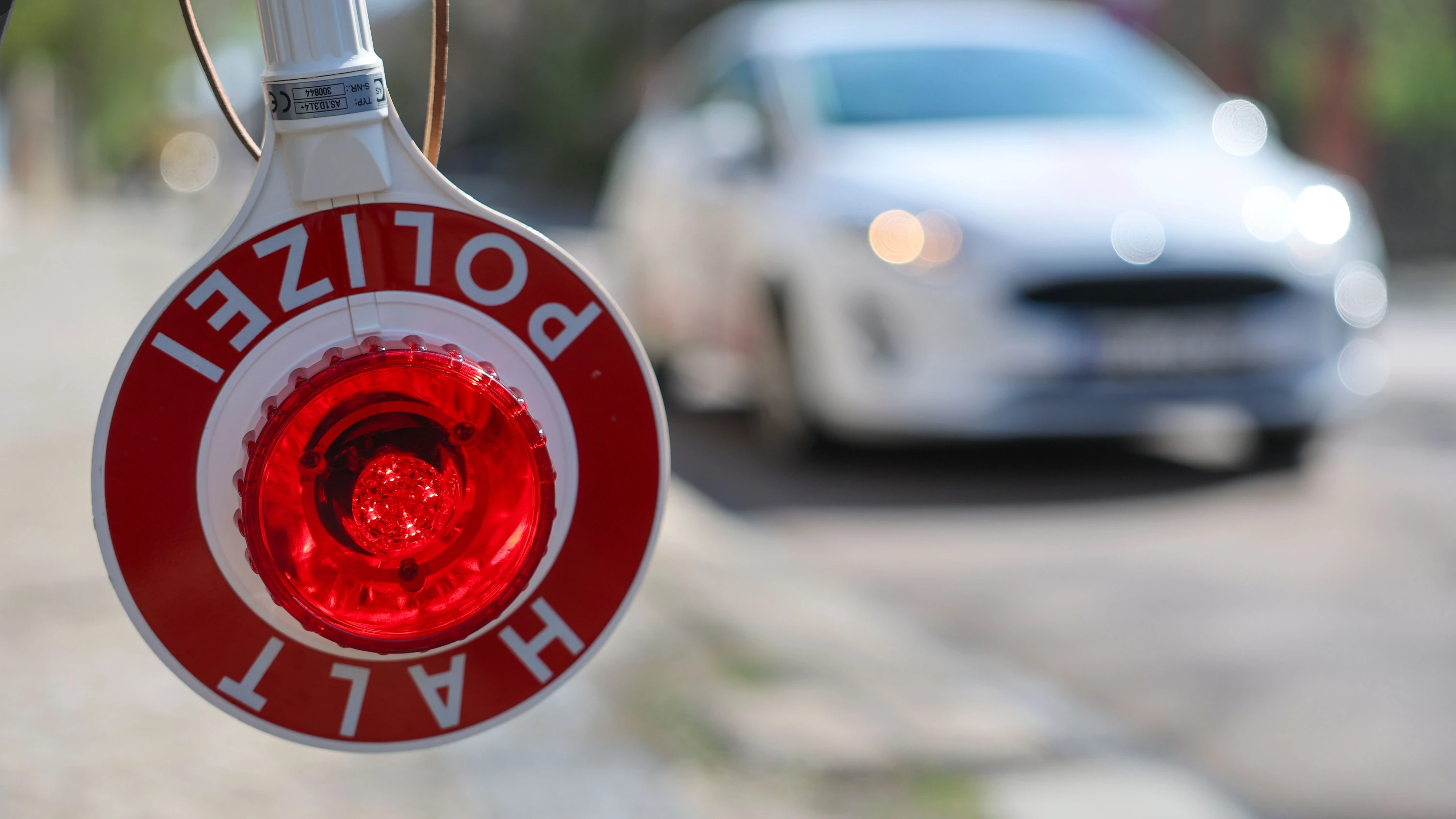Bild: Rhein-Main-Liveblog: Trotz Schuss nicht gestoppt: Autofahrer rast auf Polizisten zu