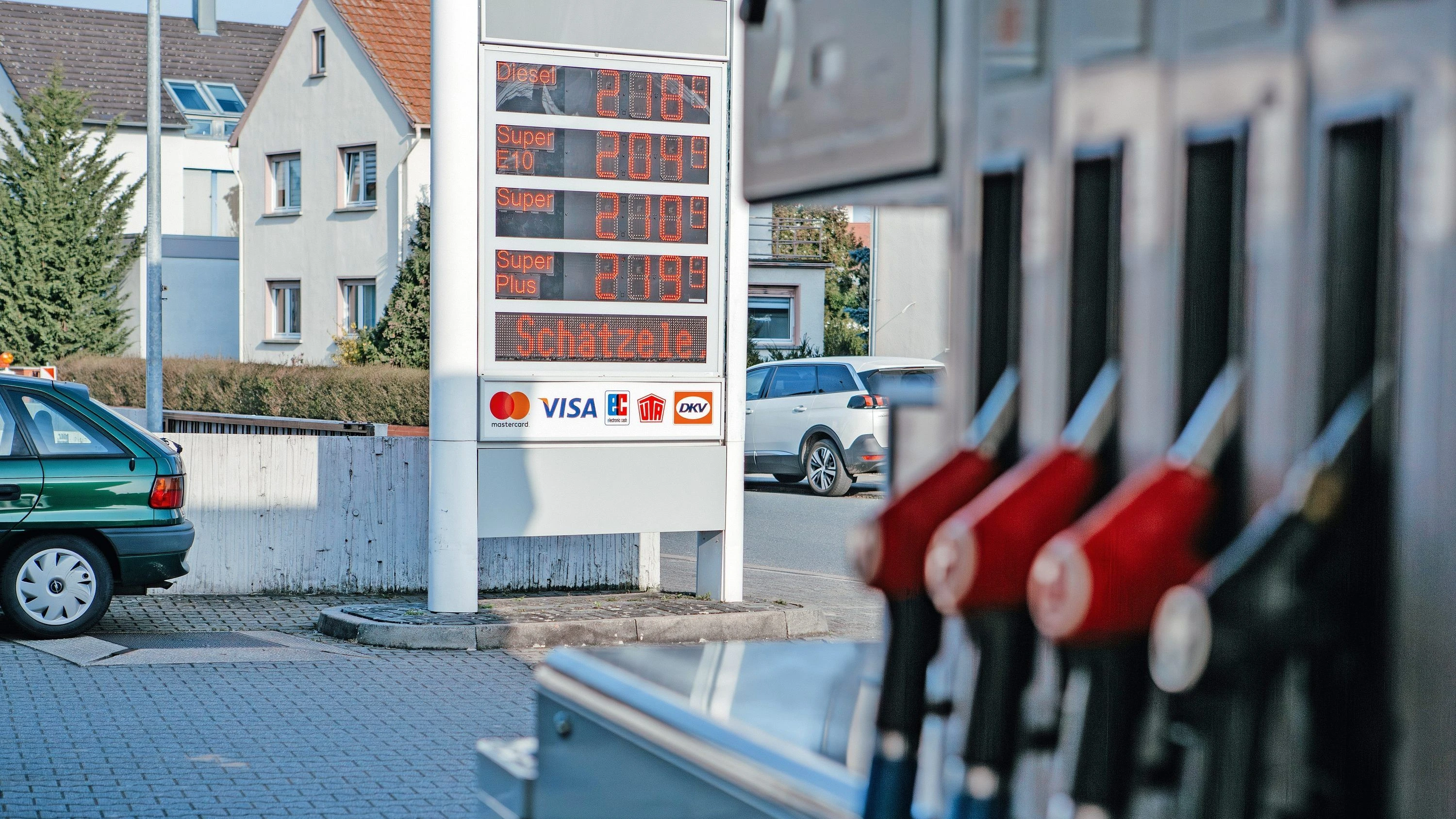 „Hammer“ an der Zapfsäule: Warum regt uns der Spritpreis eigentlich so stark auf?