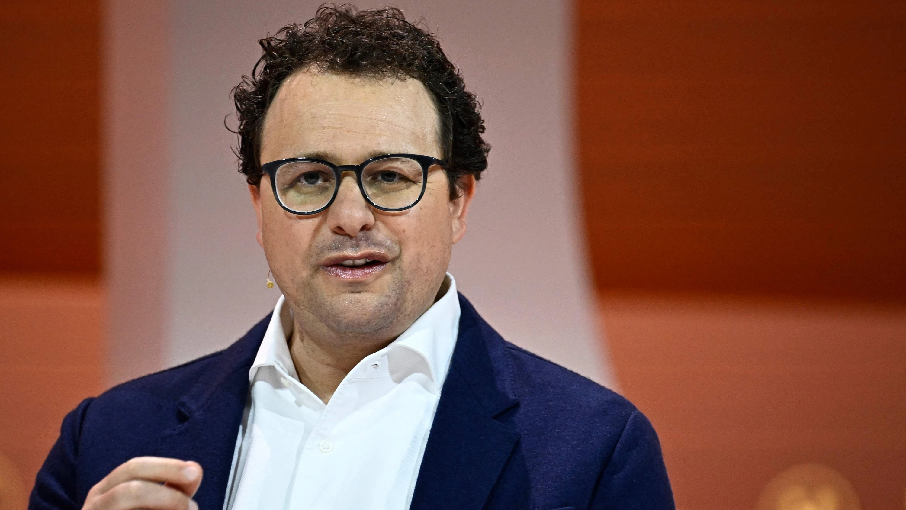 Künstliche Intelligenz: Anthropic-Chef fordert KI-Bremse und will externe Prüfer in der Firma