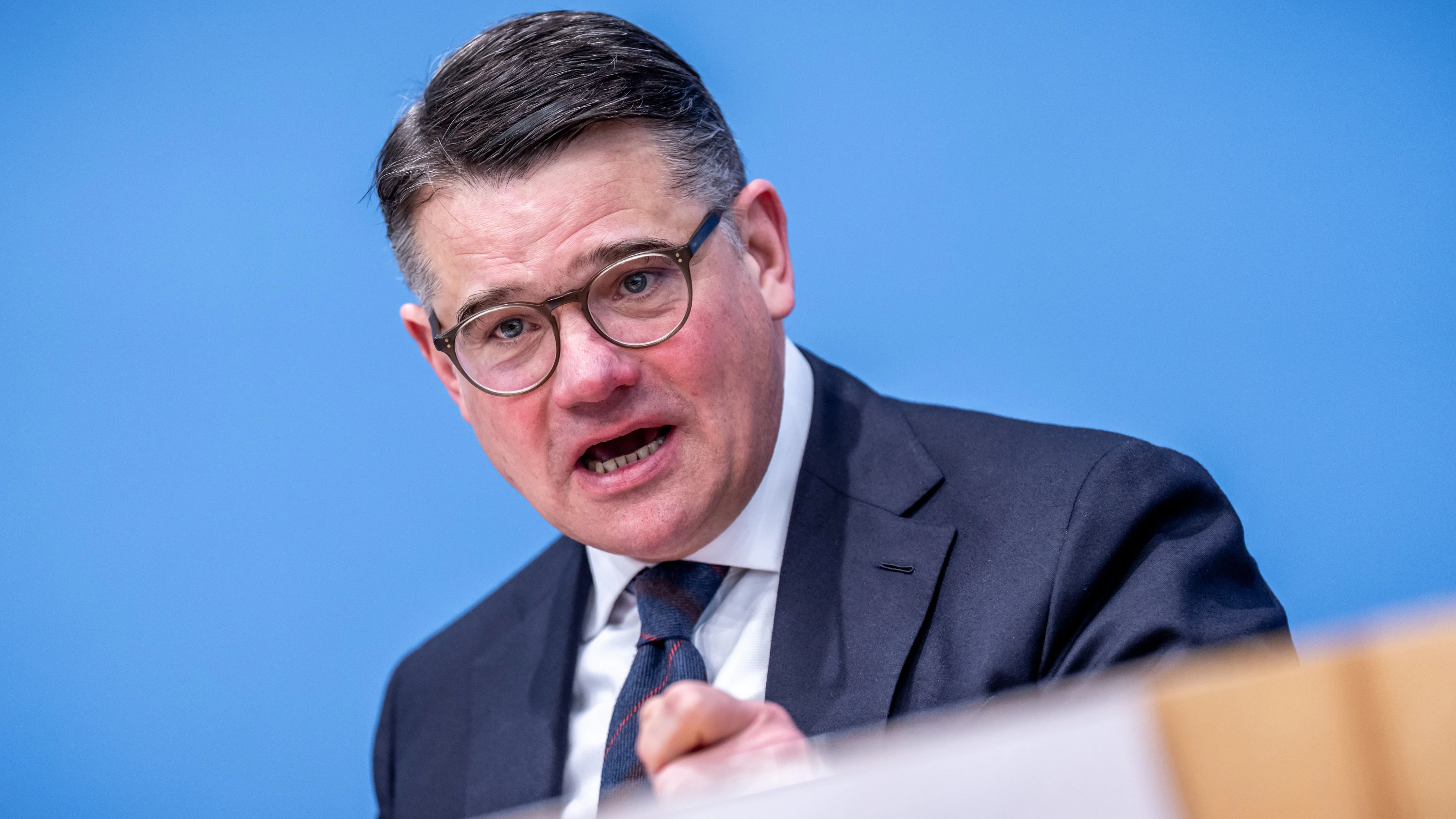 Deutschland-Liveblog: Boris Rhein: AfD sollte Ausschussvorsitze übernehmen können