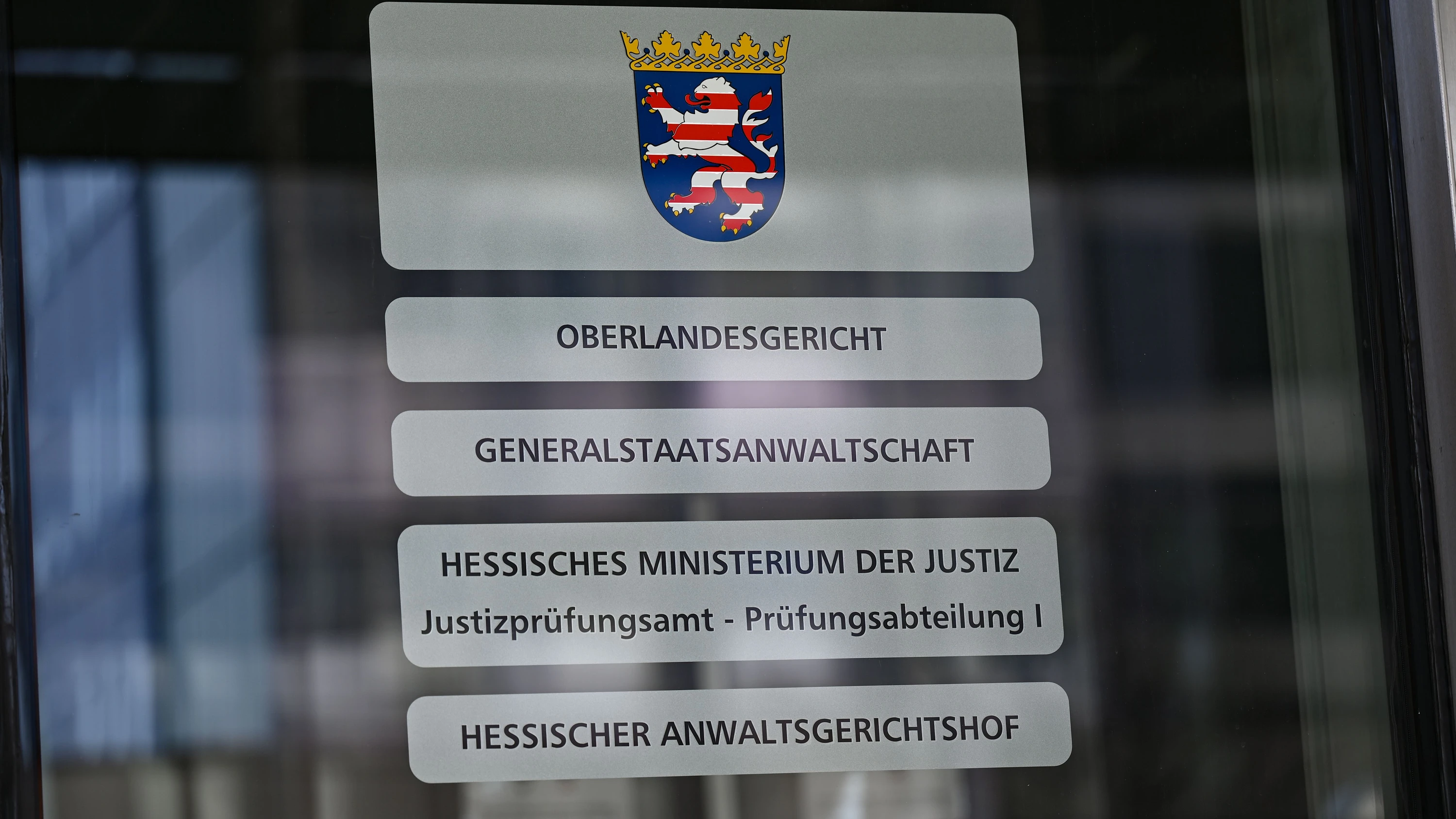 Bild: Rhein-Main-Feierabendbriefing: Justizpanne: Verurteilter Brandstifter muss vorerst freigelassen werden