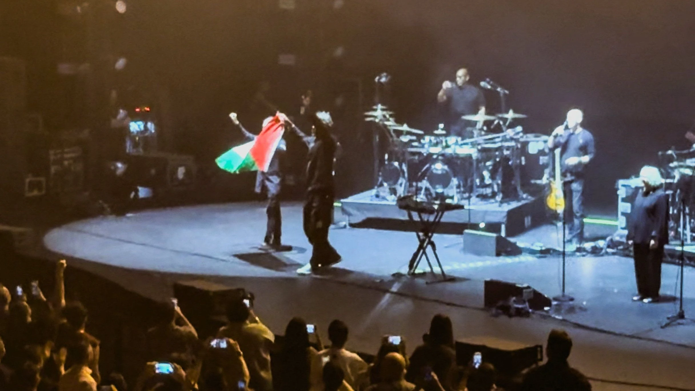 Palästina-Flagge gezeigt: Singapur verhängt Auftrittsverbot gegen britische Band Massive Attack Palästina-Flagge gezeigt: Singapur verhängt Auftrittsverbot gegen britische Band Massive Attack