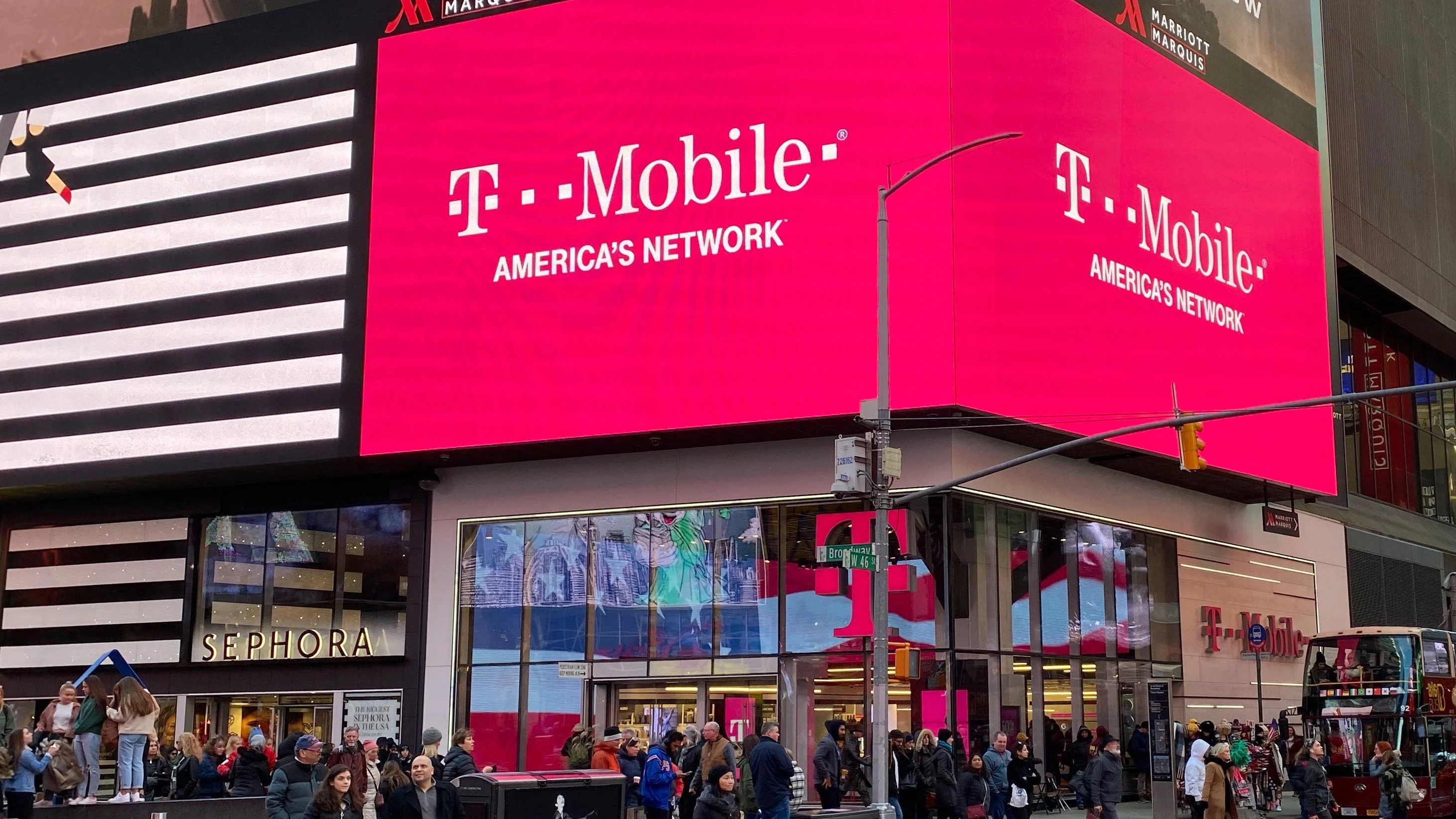 Business-Ticker: Amerikageschäft treibt Deutsche Telekom an