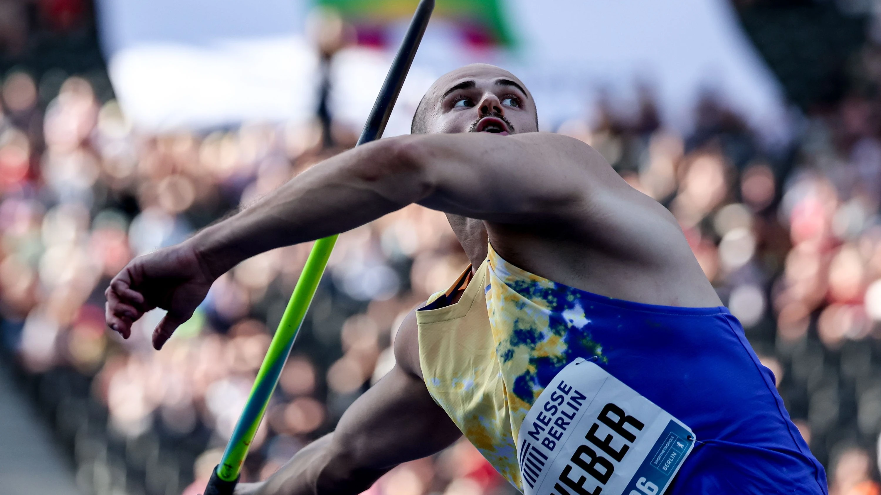 Leichtathletik: Krause und Weber gewinnen in Berlin Speerwerfer Julian Weber packt beim Istaf in Berlin ein Geburtstagsgeschenk aus: 89,54 Meter im letzten Versuch. Auch Hindernisläuferin Gesa Krause jubelt.