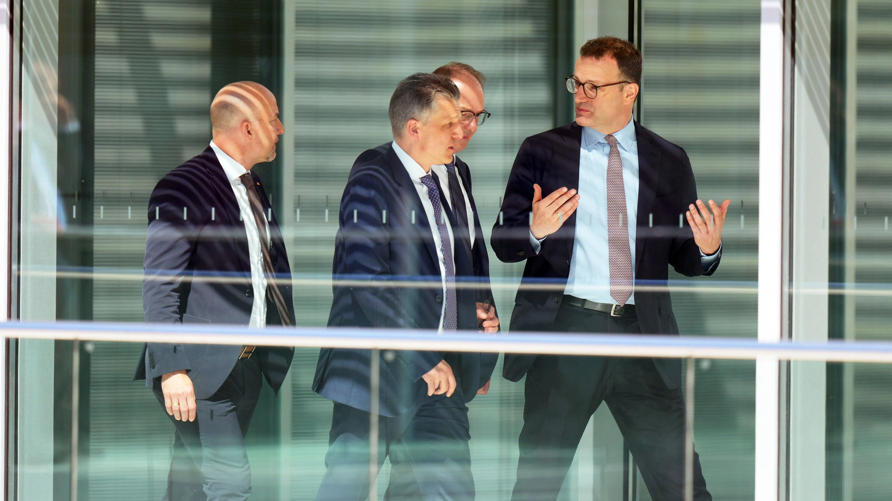 Deutschland-Liveblog: Diese Namen kursieren für die Spahn-Nachfolge Deutschland-Liveblog: Diese Namen kursieren für die Spahn-Nachfolge