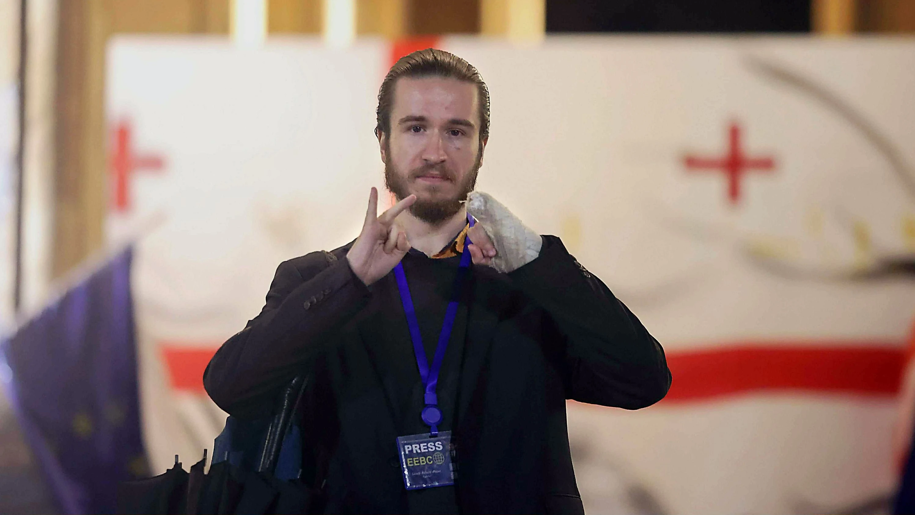 Zum Verhör ins Konsulat: Beistand à la Orbán