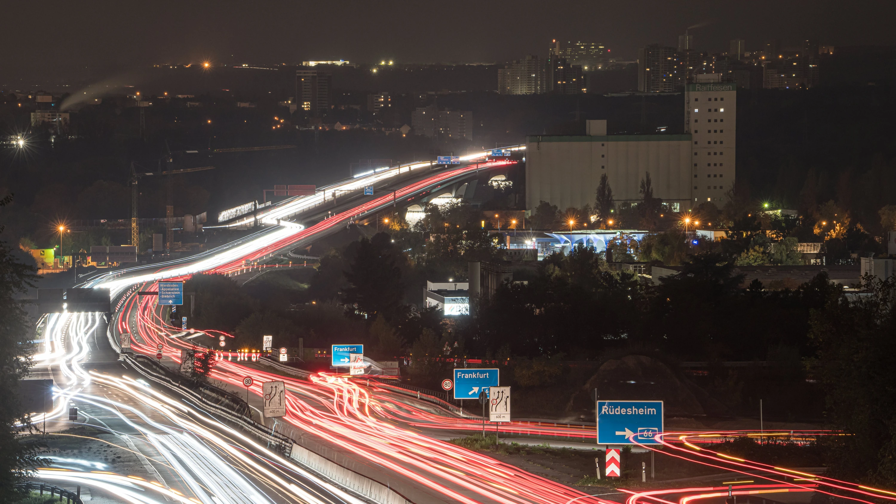 Bild: Rhein-Main-Gebiet: Staus und Zugausfälle - Wirtschaft schlägt Alarm