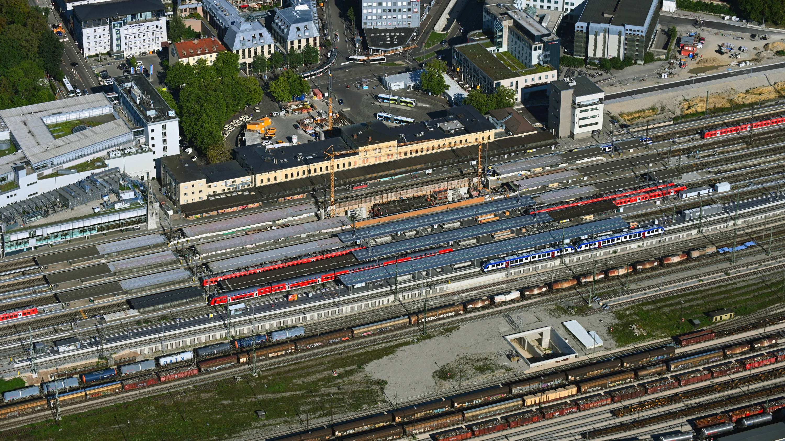 Nach Explosion: Augsburger Hauptbahnhof gesperrt – zweiter verdächtiger Gegenstand gefunden