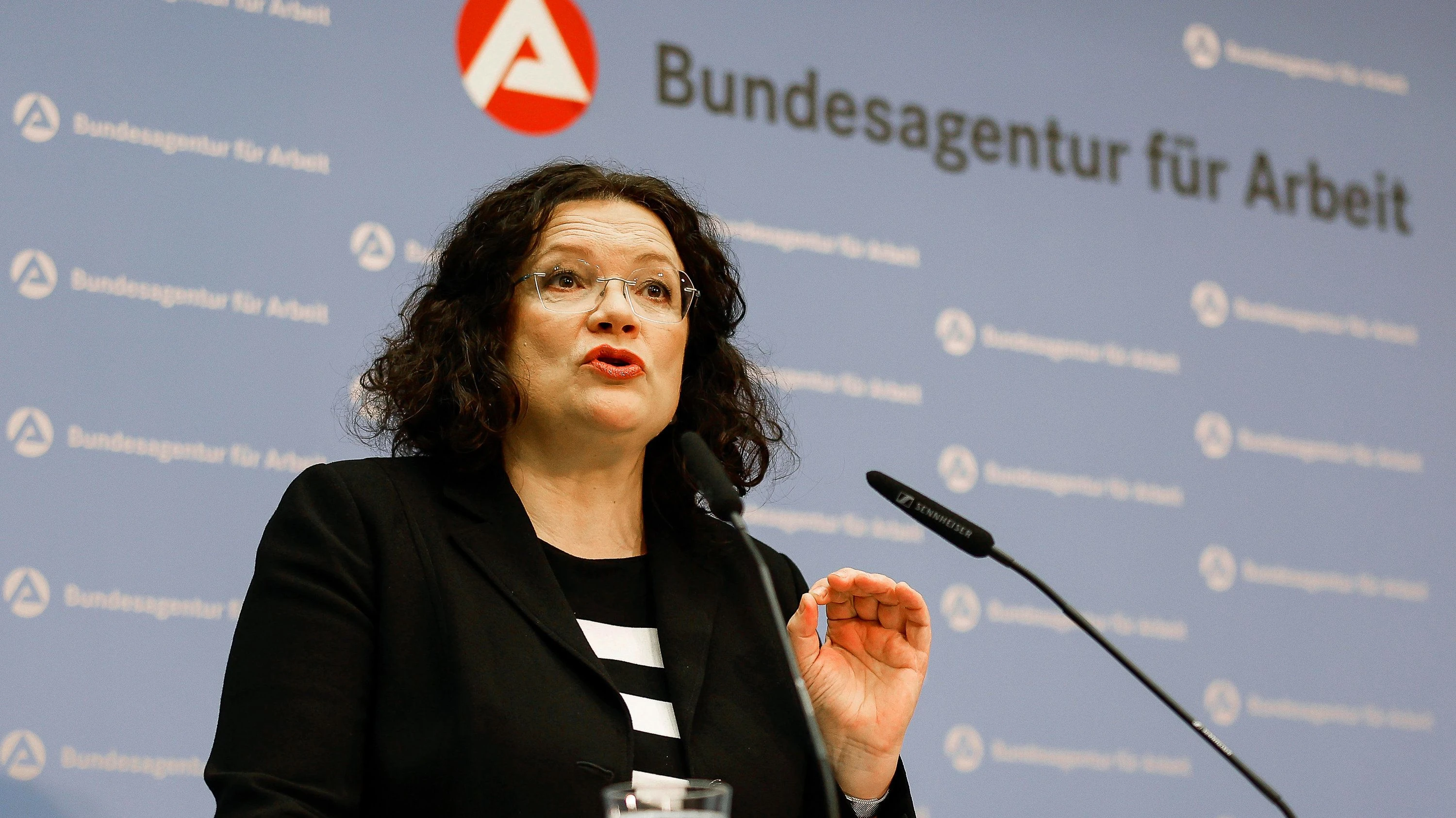 Zahlen zum Arbeitsmarkt: „Das Tal wird halt einfach ein bisschen länger“ Zahlen zum Arbeitsmarkt: „Das Tal wird halt einfach ein bisschen länger“