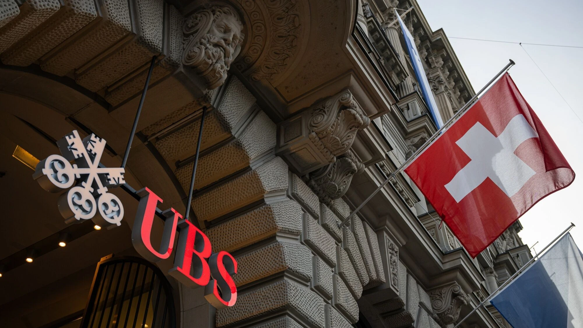 Schweizer Finanzriese: UBS in der früheren Zentrale der Credit Suisse am Zürcher Paradeplatz - Bloomberg