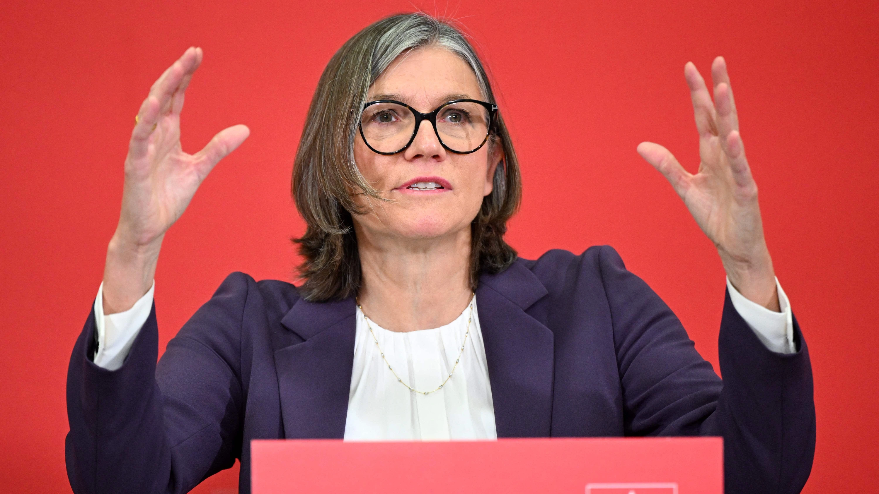 Business-Ticker: IG Metall zieht wegen Tesla-Betriebsratswahl vor Gericht Business-Ticker: IG Metall zieht wegen Tesla-Betriebsratswahl vor Gericht