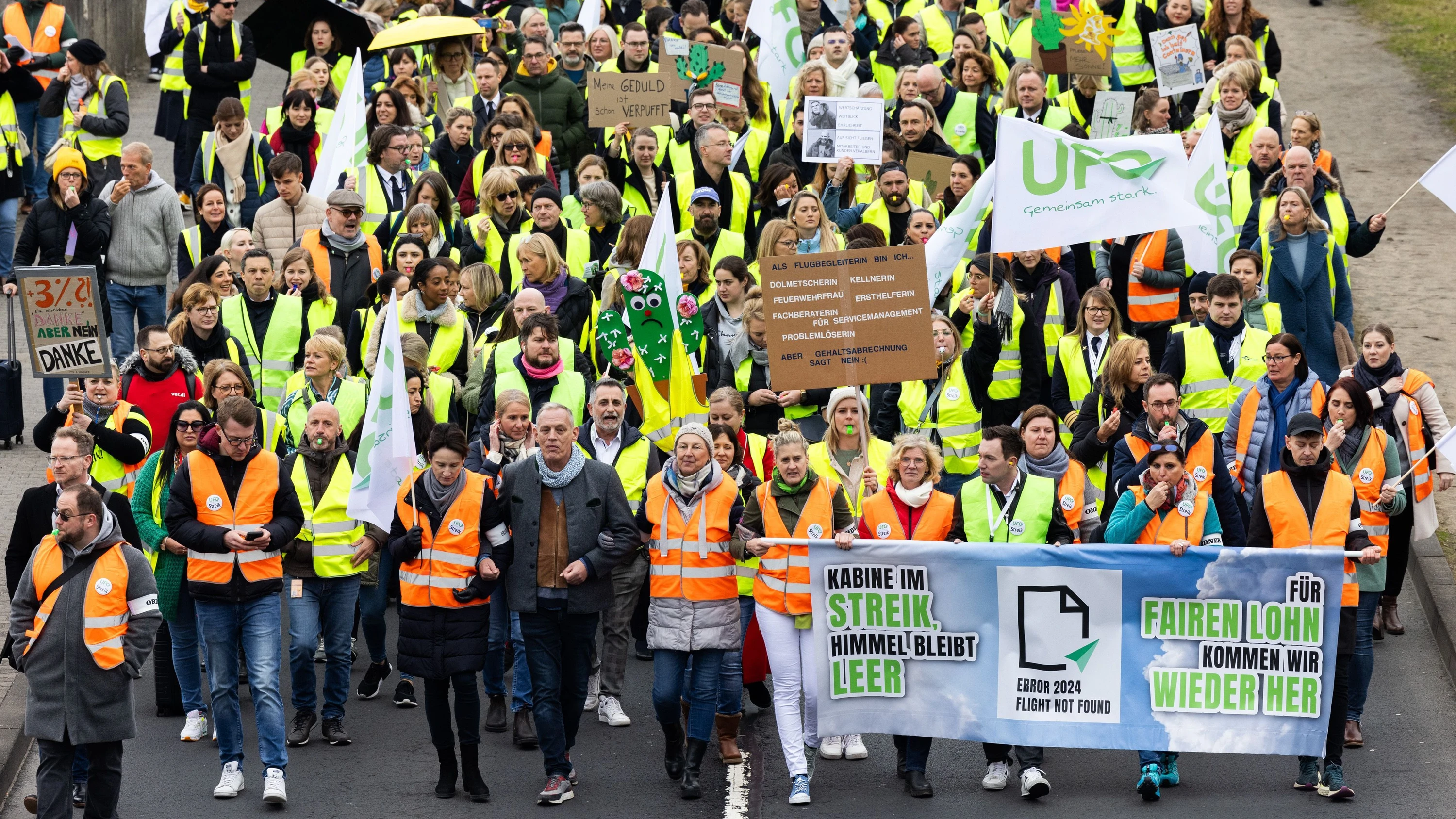 Streiks bei Lufthansa: Eskalation zur Geburtstagsfeier Streiks bei Lufthansa: Eskalation zur Geburtstagsfeier