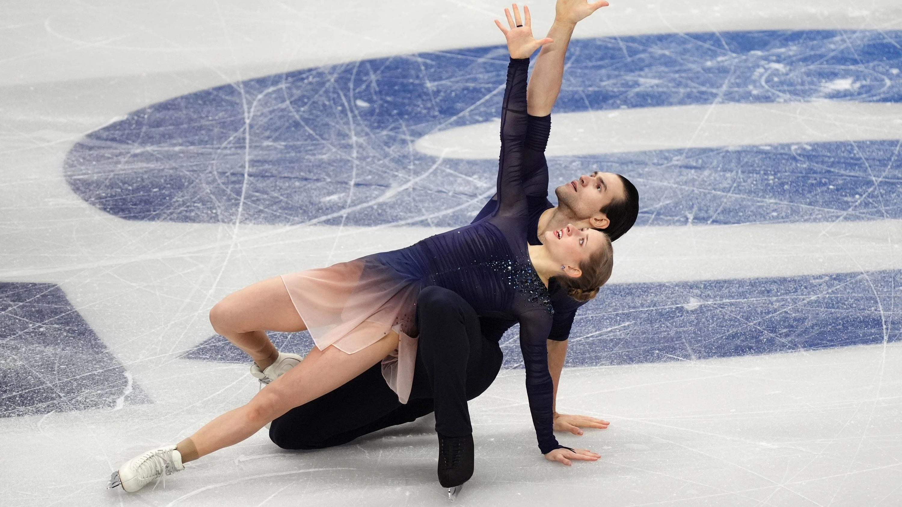 EM-Titel verpasst: Dämpfer vor Olympia für deutsches Eiskunstlauf-Duo Hase/Volodin