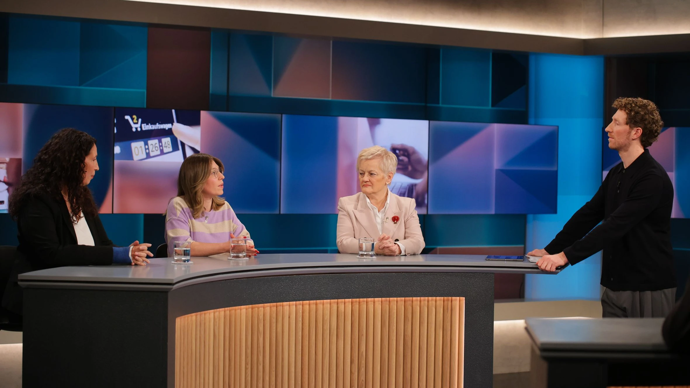 TV-Kritik „Hart aber fair“: Warum wird Deutschland mit Päckchen geflutet?