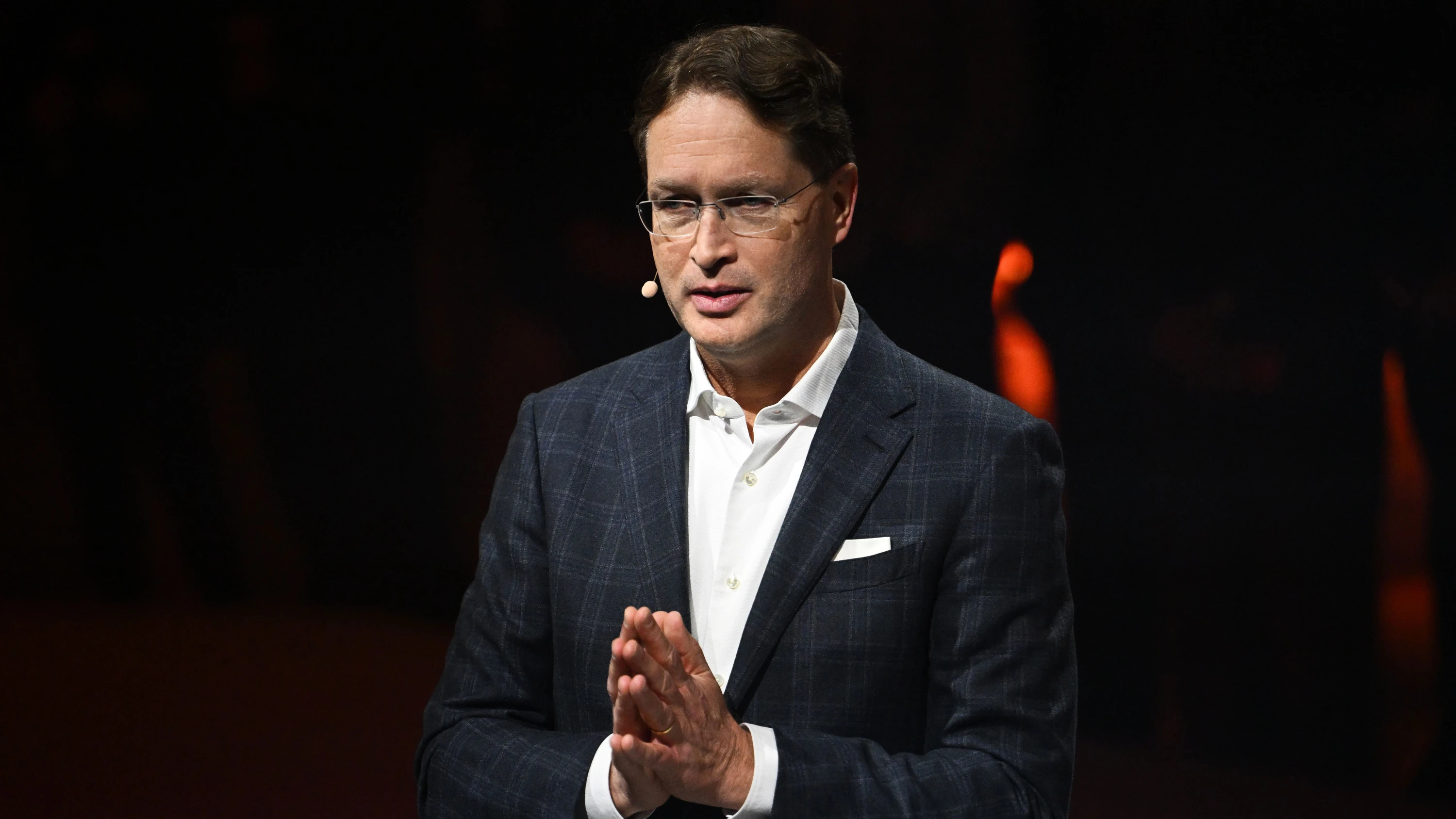 Wirtschaftliche Lage: Mercedes-Chef warnt vor politischem Rechtsruck