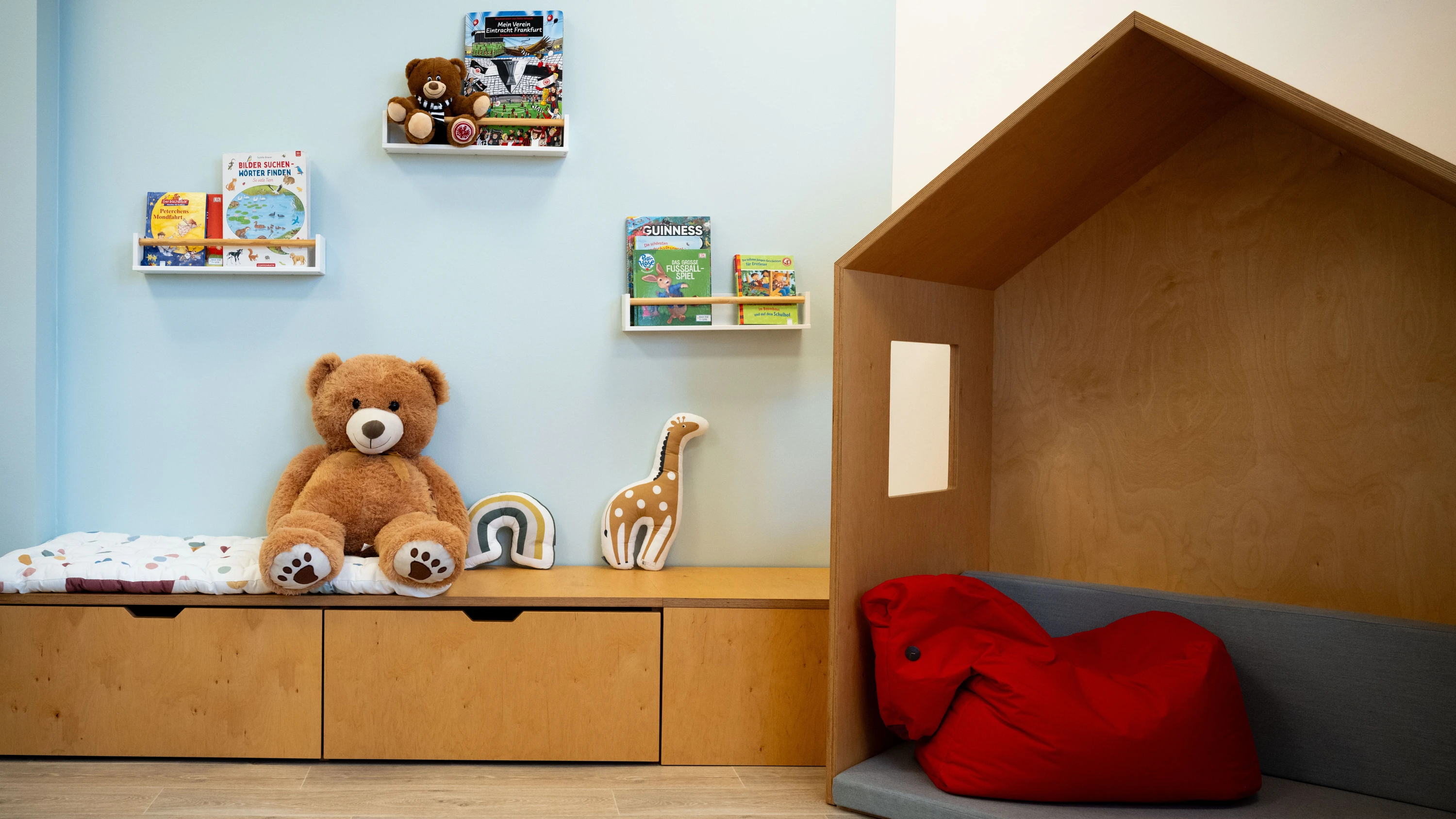 Das Childhood-Haus ist kindgerecht eingerichtet. Das erleichtert es Kindern, sich wohlzufühlen und über traumatische Erlebnisse zu sprechen. - Inga Klöber