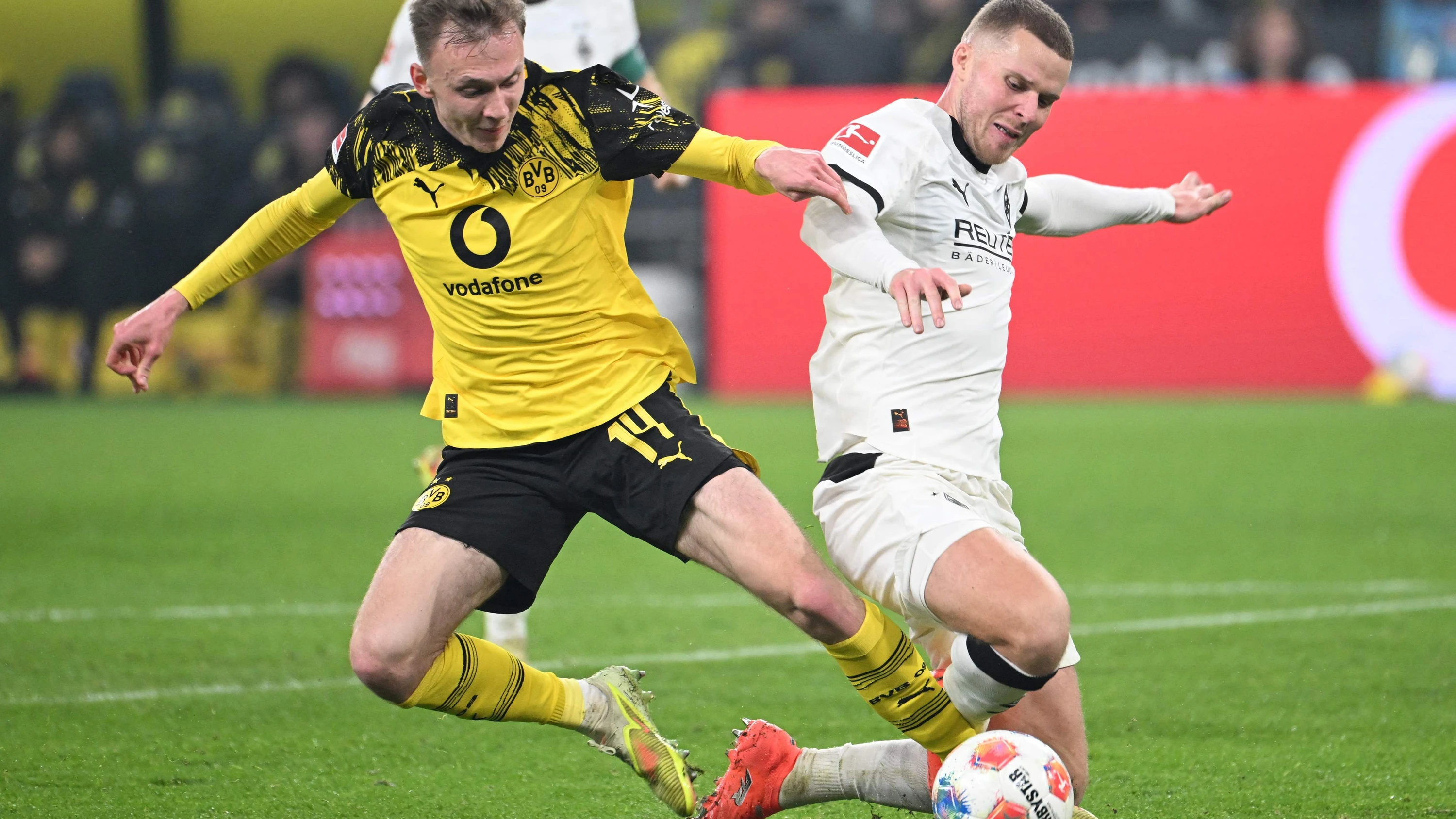 Knapper Bundesliga-Heimsieg: Dortmund gewinnt hitziges Spiel gegen Gladbach