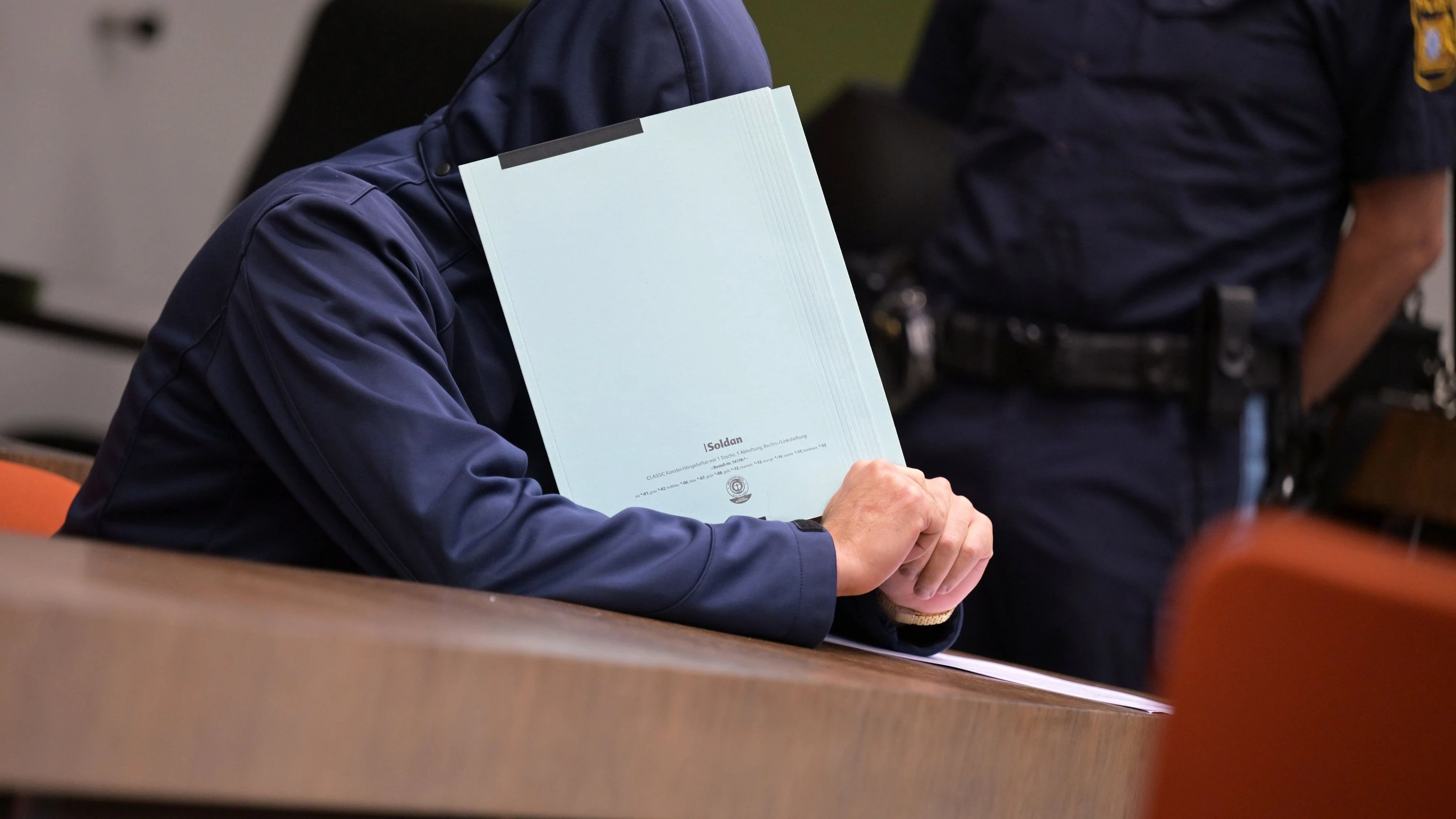 Urteil in München: Mann will Ex-Freundin und Sohn verbrennen – lange Haft