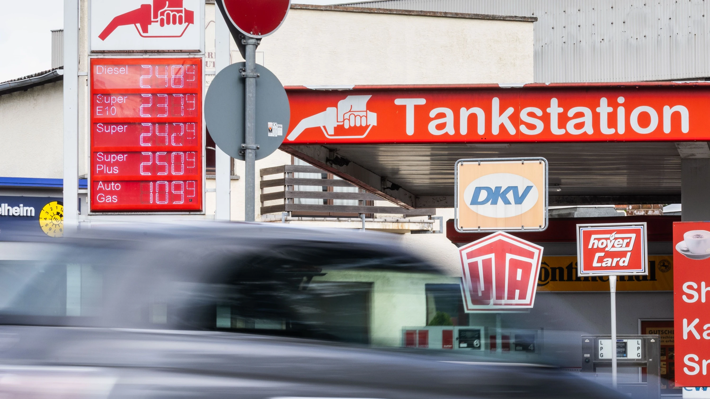 Hohe Preise: Es gibt viel bessere Optionen als den Tankrabatt