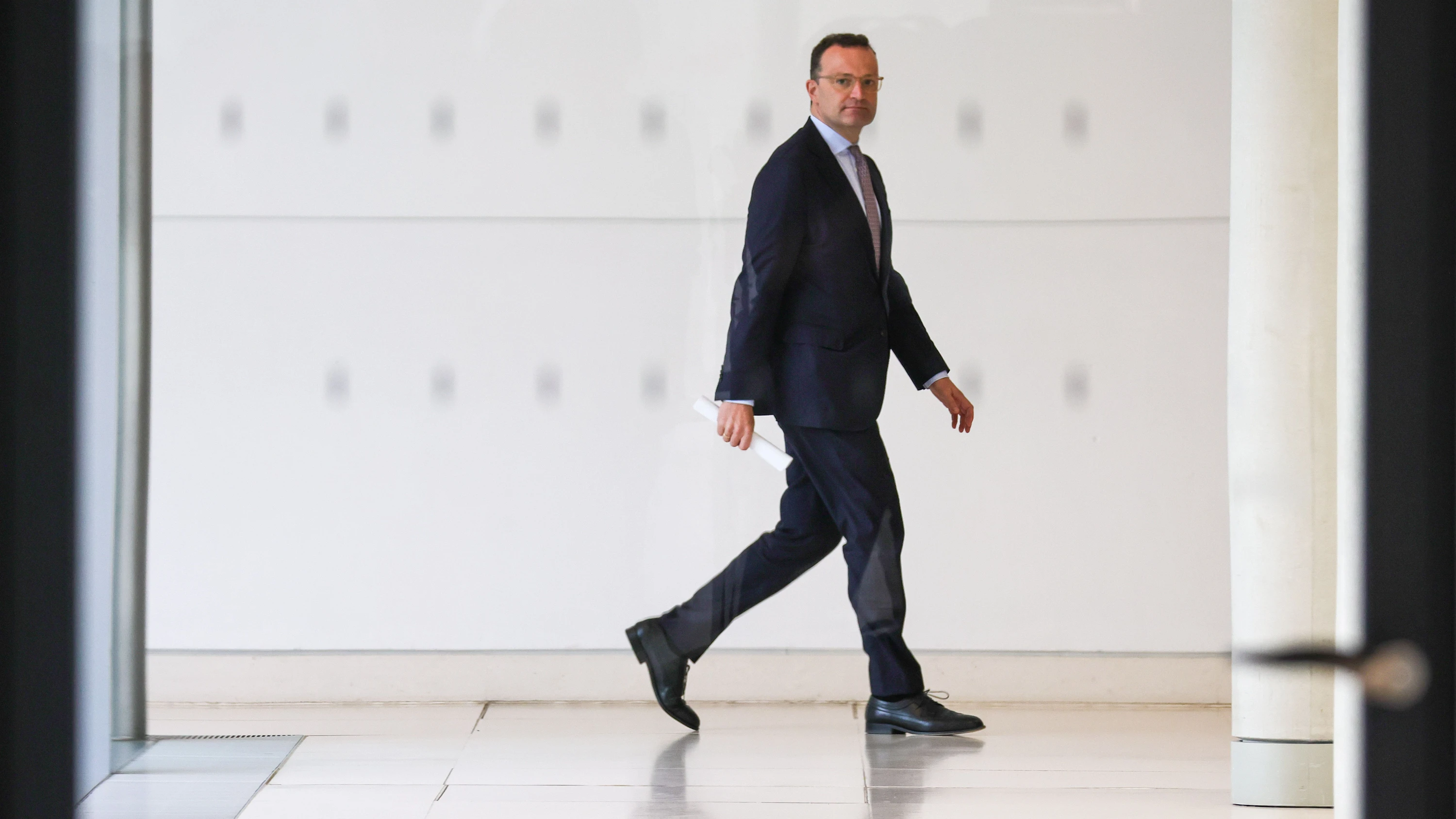 Deutschland-Liveblog: Spahn gibt weiteres Amt auf