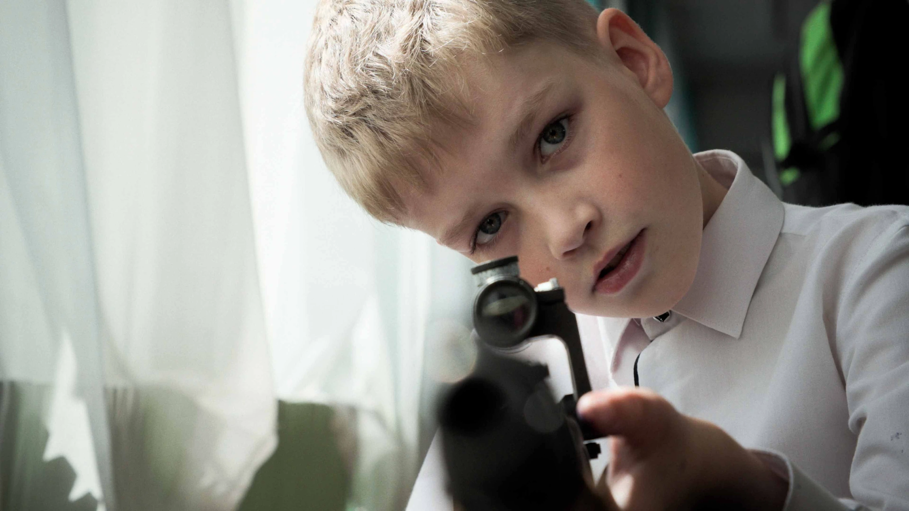 „Ein Nobody gegen russland“ im Kino: Die Schule als patriotische Anstalt „Ein Nobody gegen russland“ im Kino: Die Schule als patriotische Anstalt