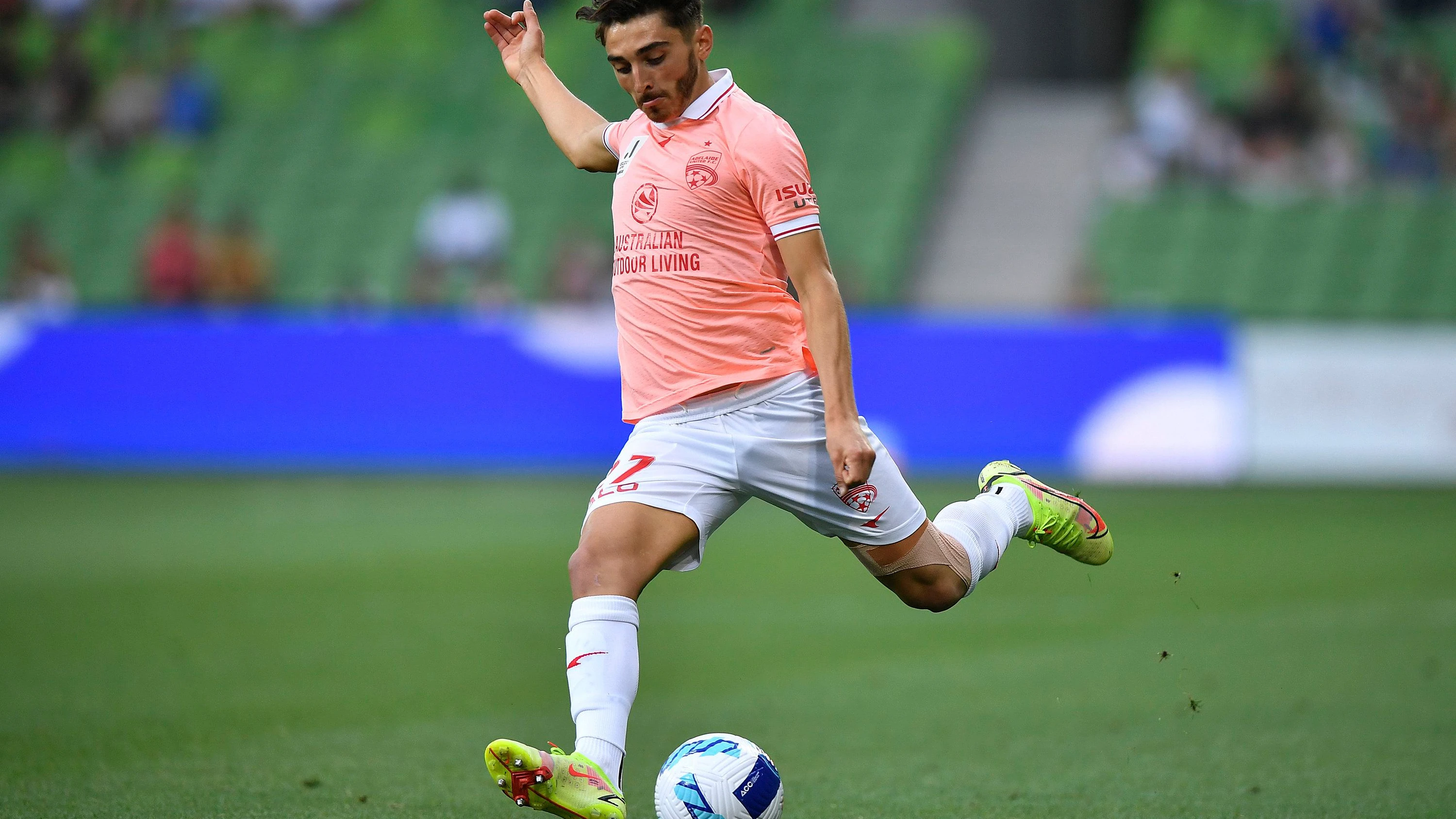 Profi erhebt Vorwürfe: Schwuler Fußballer Josh Cavallo wirft früherem Klub Homophobie vor