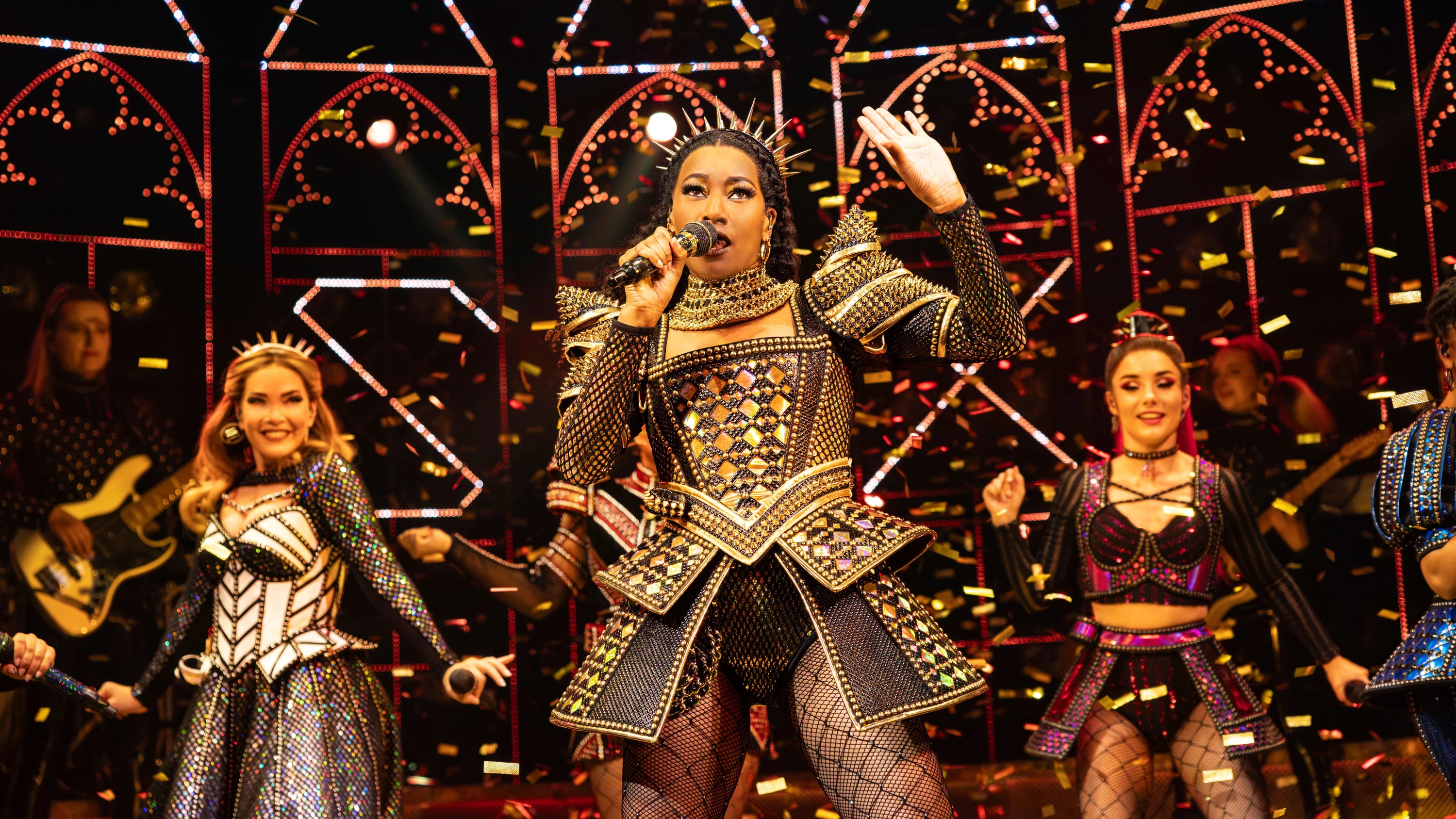 Musical „Six“ in Frankfurt: Sie schreiben die Geschichte um