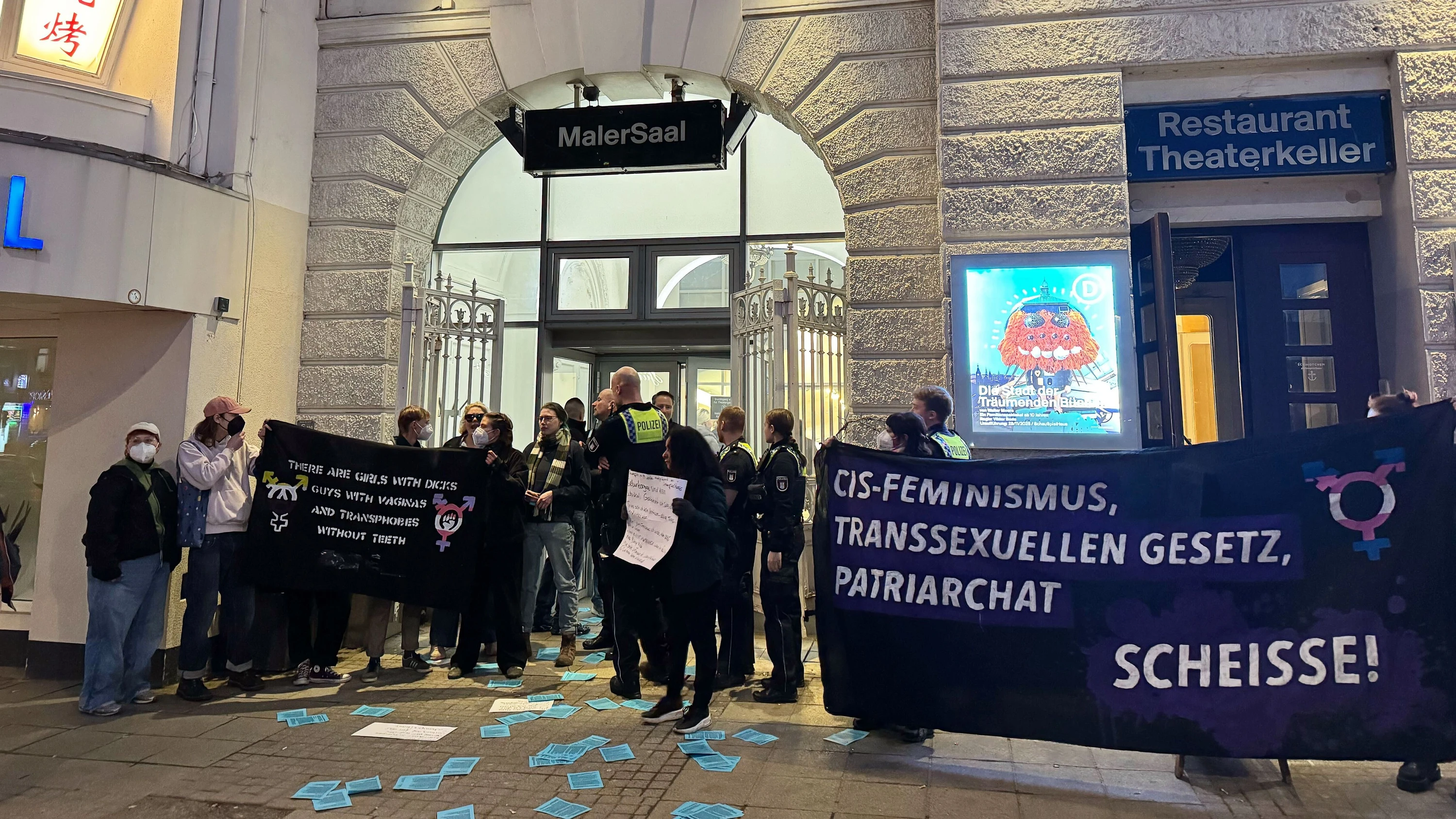 Am Weltfrauentag: Laute Proteste bei Lesung von Alice Schwarzer