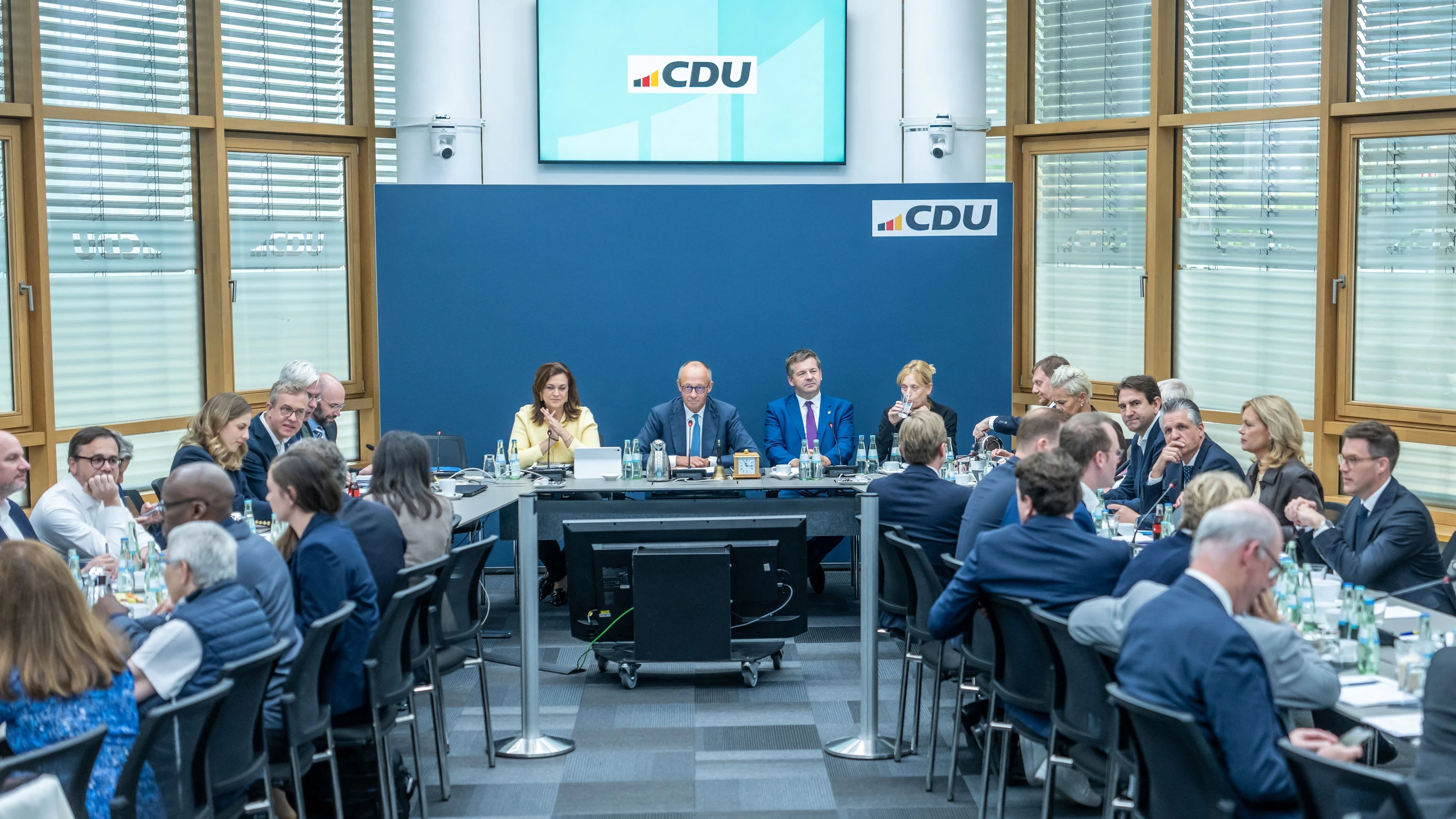 Nach der Sachsen-Anhalt-Wahl: Beben und Befindlichkeiten Nach der Sachsen-Anhalt-Wahl: Beben und Befindlichkeiten