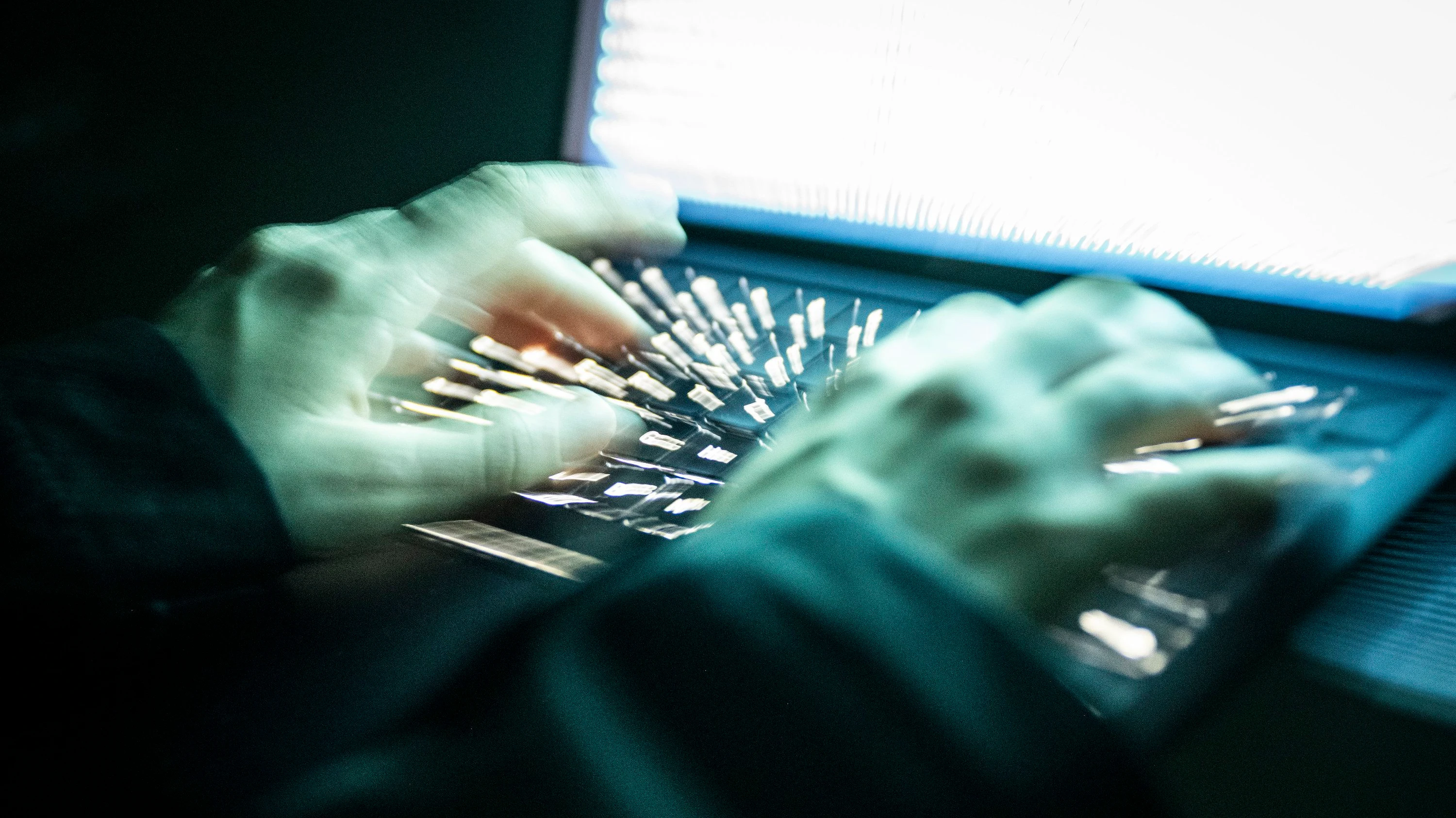 Gehört vielleicht bald der Vergangenheit an: Hackerangriffe kann die KI schon allein. - dpa