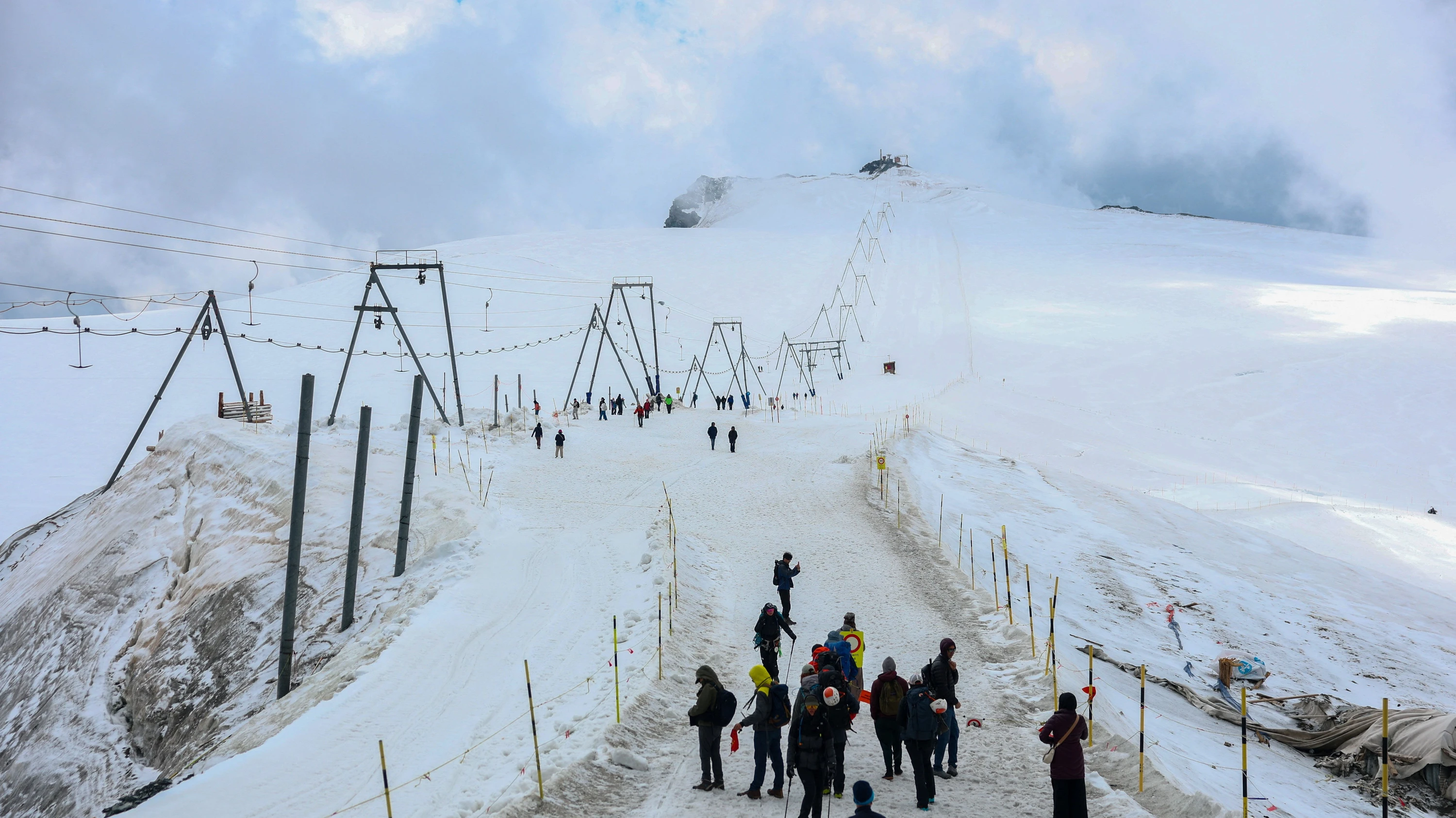 Ski fahren im Sommer: Das traurige Ende einer Ski-Ära Ski fahren im Sommer: Das traurige Ende einer Ski-Ära
