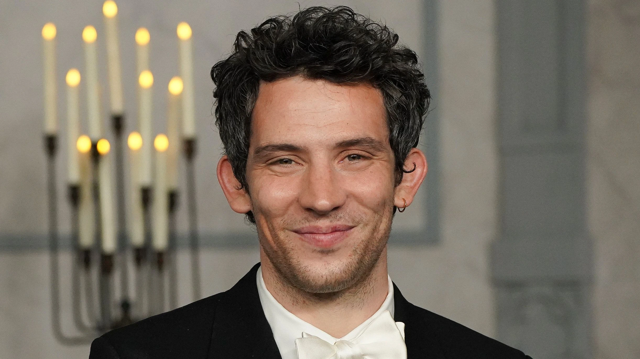 Josh O'Connor im Interview: „Man hat zu wenig Zeit für seine Familie, wenn man so viel arbeitet“ Josh O'Connor im Interview: „Man hat zu wenig Zeit für seine Familie, wenn man so viel arbeitet“