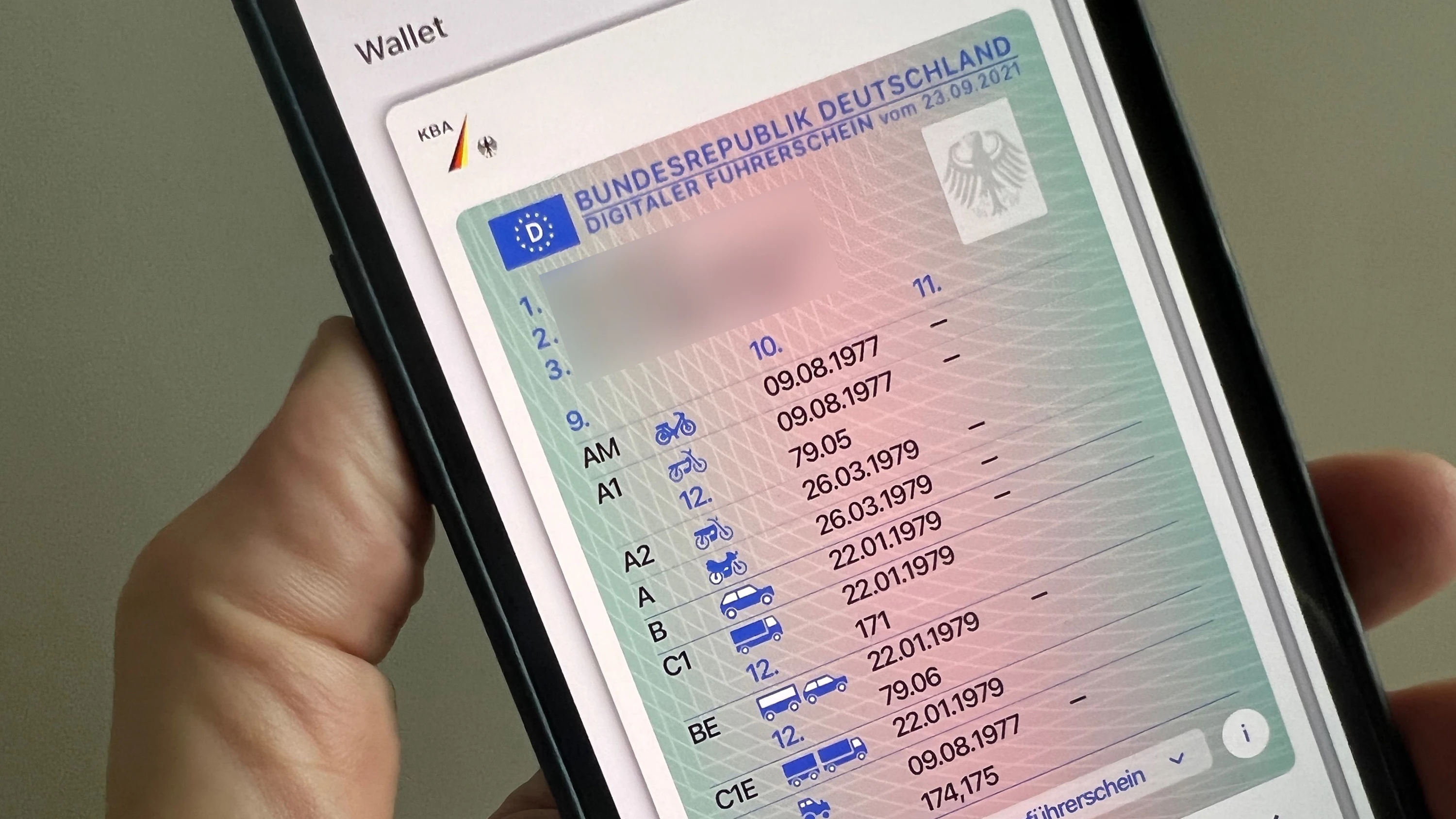 Digitale Brieftasche D-You: Der Personalausweis kommt ins Smartphone