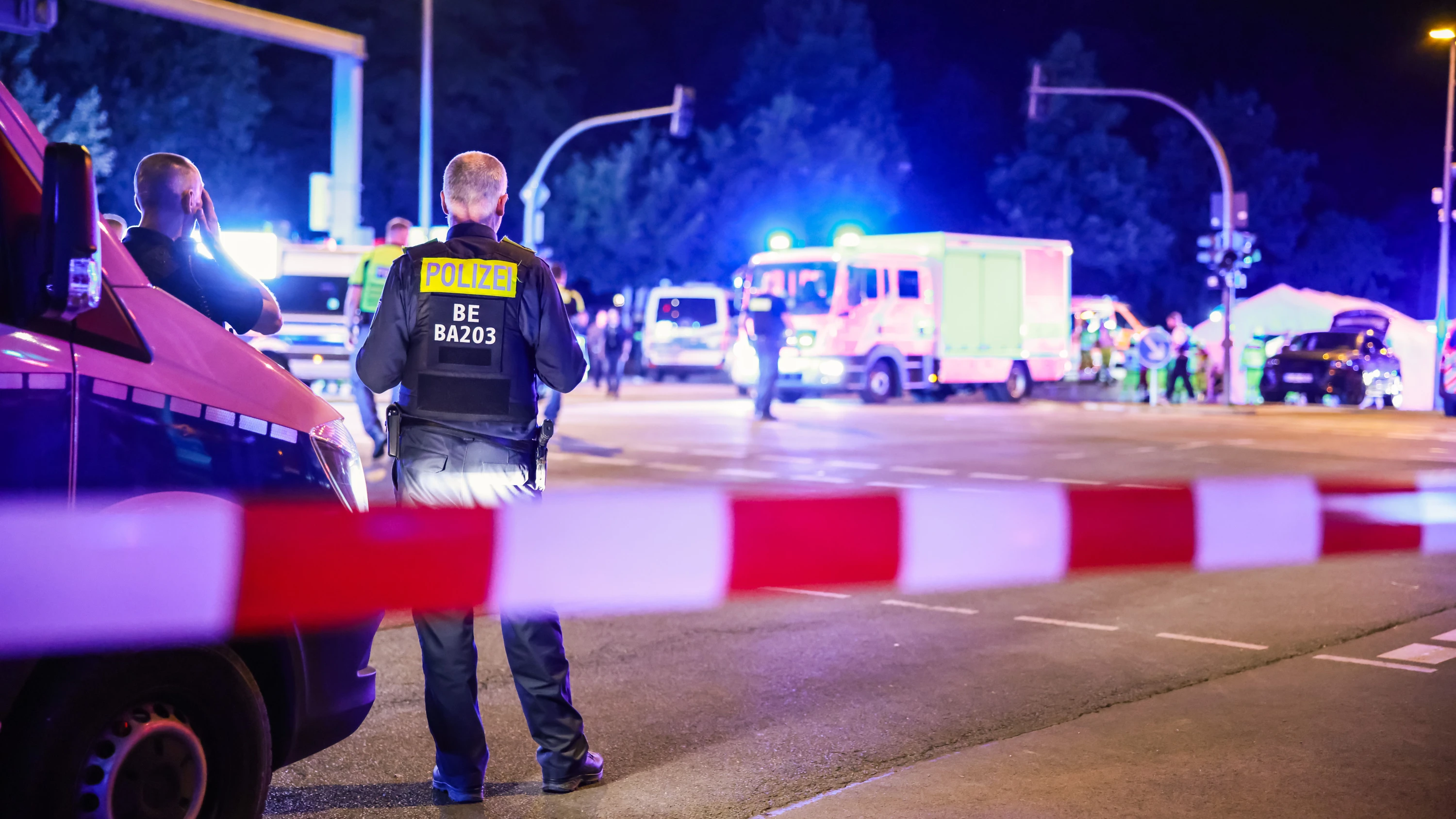 Polizeilage bei CSD in Berlin: Fahrzeug in Menschenmenge bei Berliner CSD gefahren – ein Toter, mehrere Verletzte