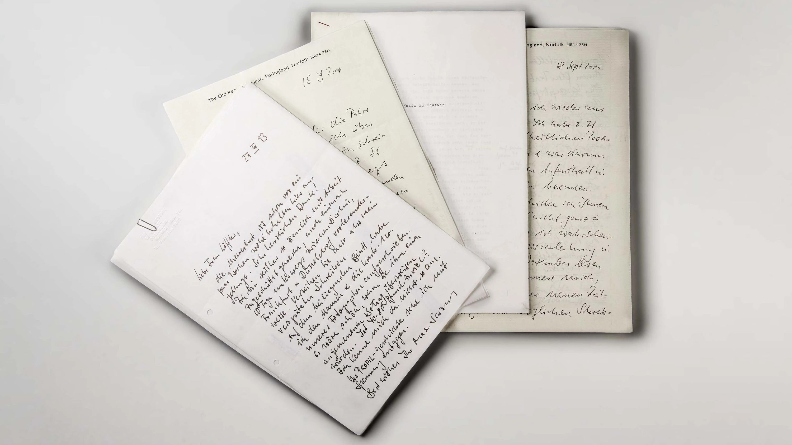 Ein Blick in Sigrid Löfflers Korrespondenz mit W. G. Sebald. In Löfflers Vorlass ist auch ein Manuskript Sebalds enthalten: die „Notiz zu Chatwin“, die der Autor im Herbst 2000 für die damals neue Zeitschrift „Literaturen“ geschrieben hatte. - Anja Bleeser/DLA Marbach