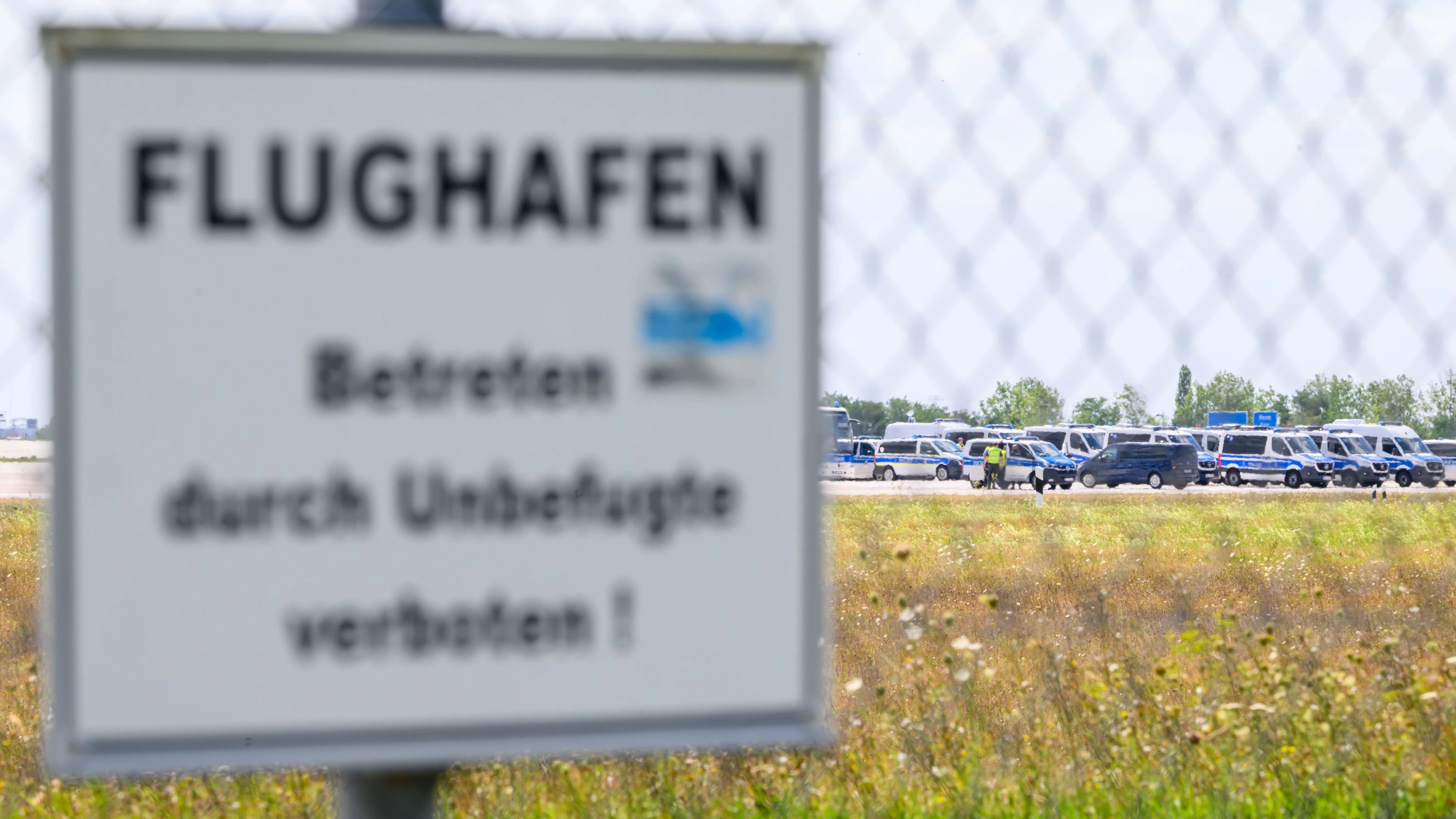 Hybride Bedrohungen: Digitales Aufrüsten nicht nur an Flughäfen