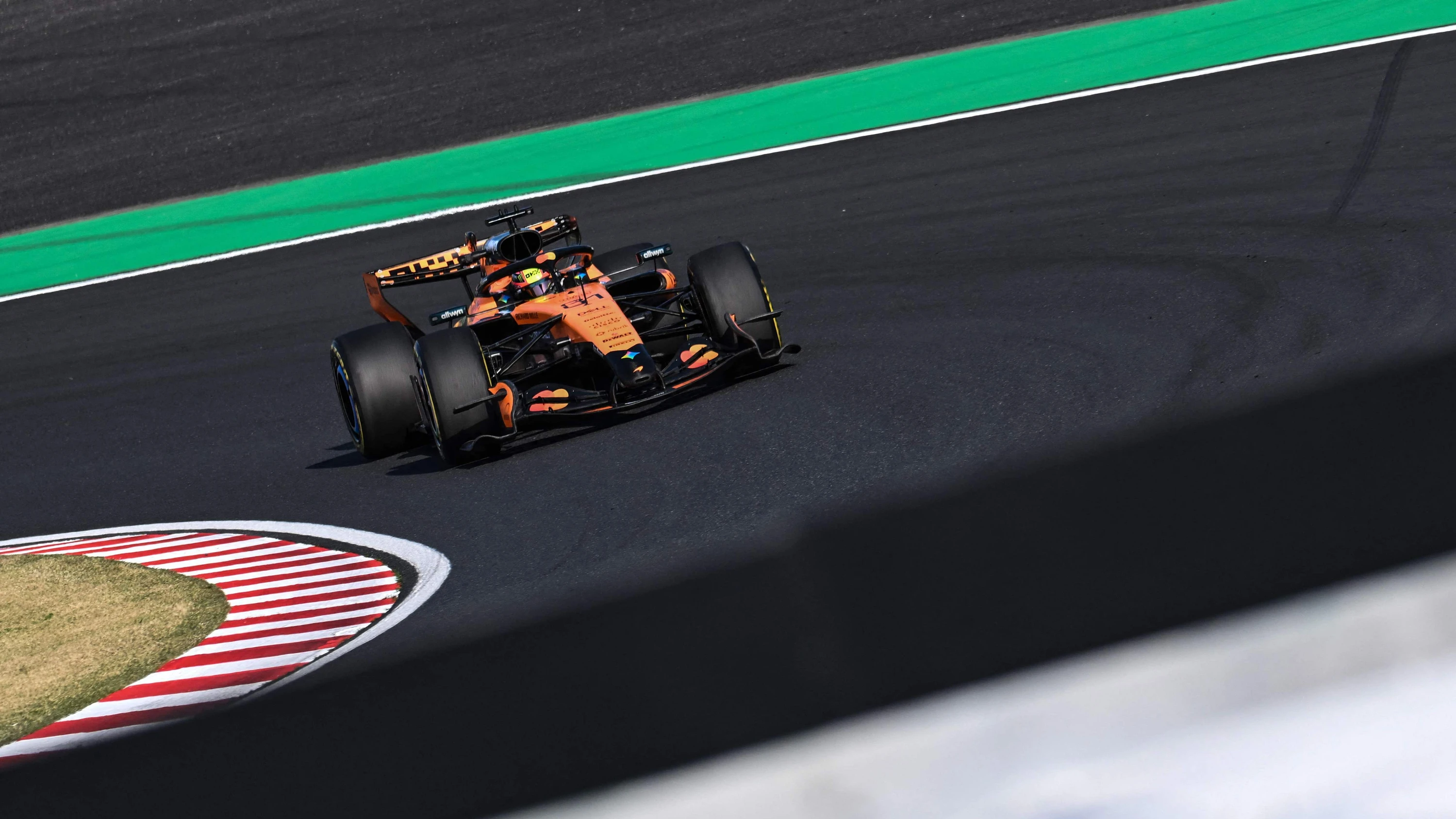 McLaren meldet sich zurück: Piastri verdrängt Silberpfeile