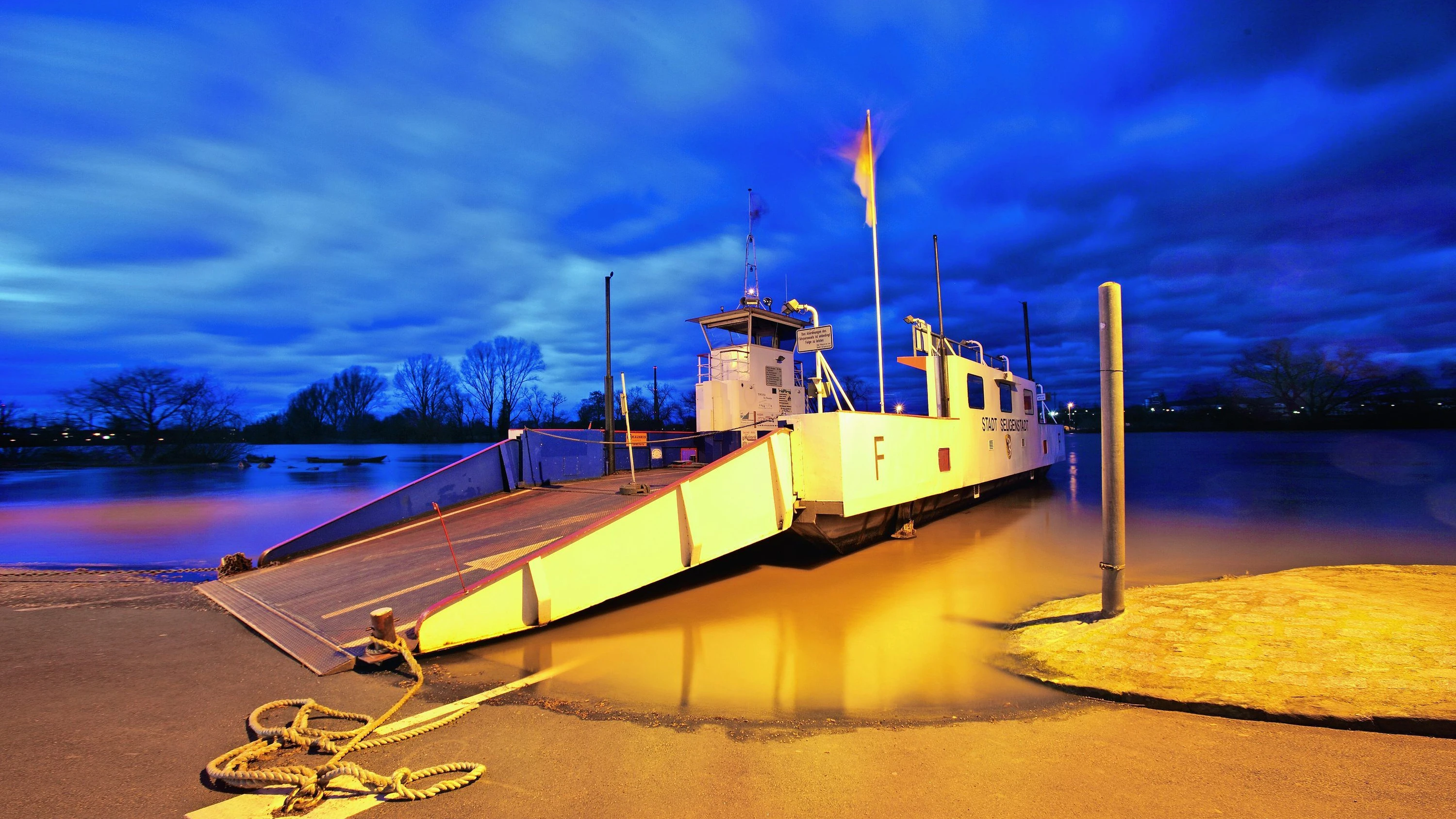 Machbarkeitsstudie: Politik prüft Ersatzbrücke für Fähre bei Seligenstadt