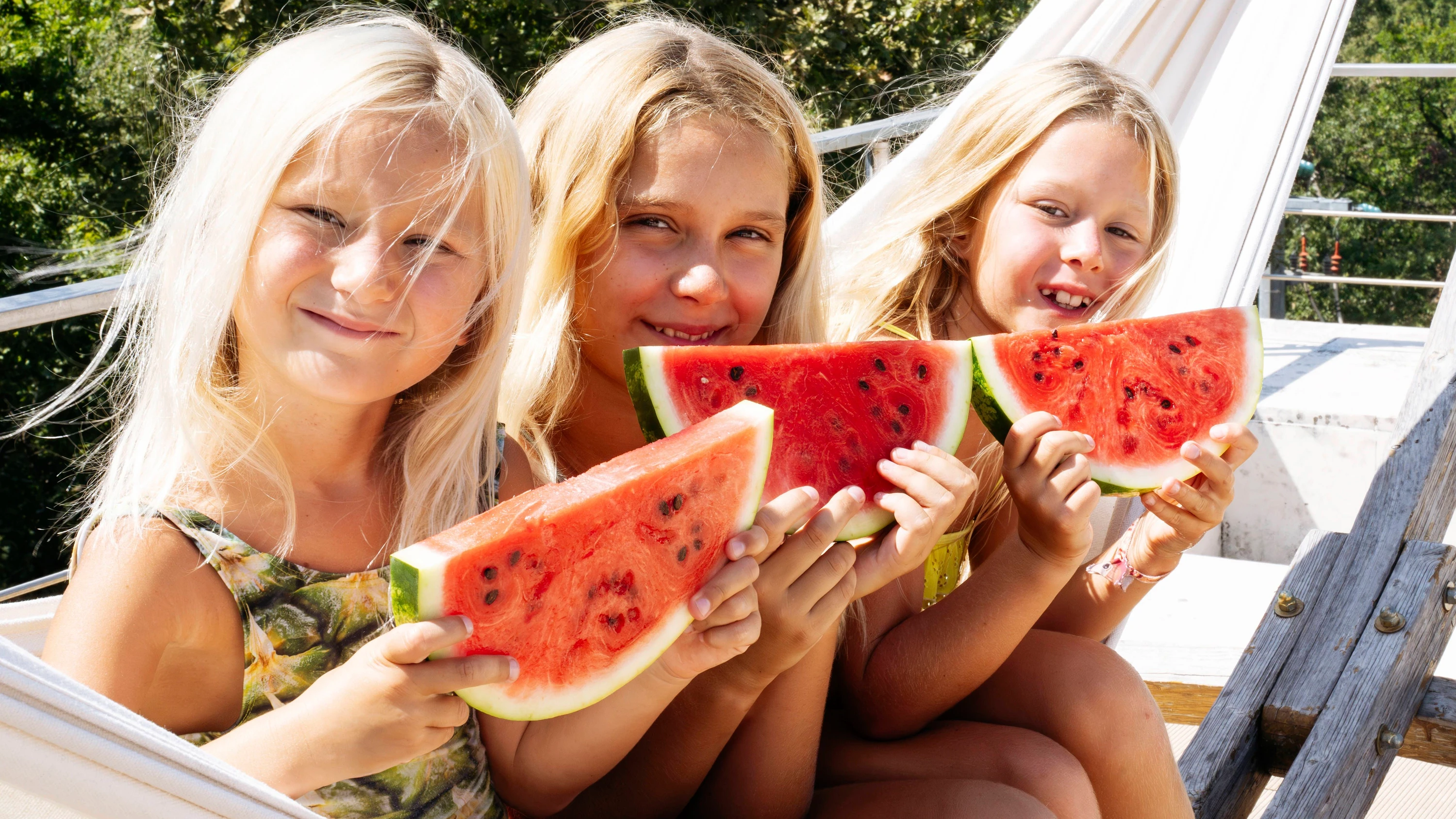 Sommer, Sonne, Wassermelone: Meistens wird die durstlöschende Frucht direkt aus der Hand genossen. - Imago