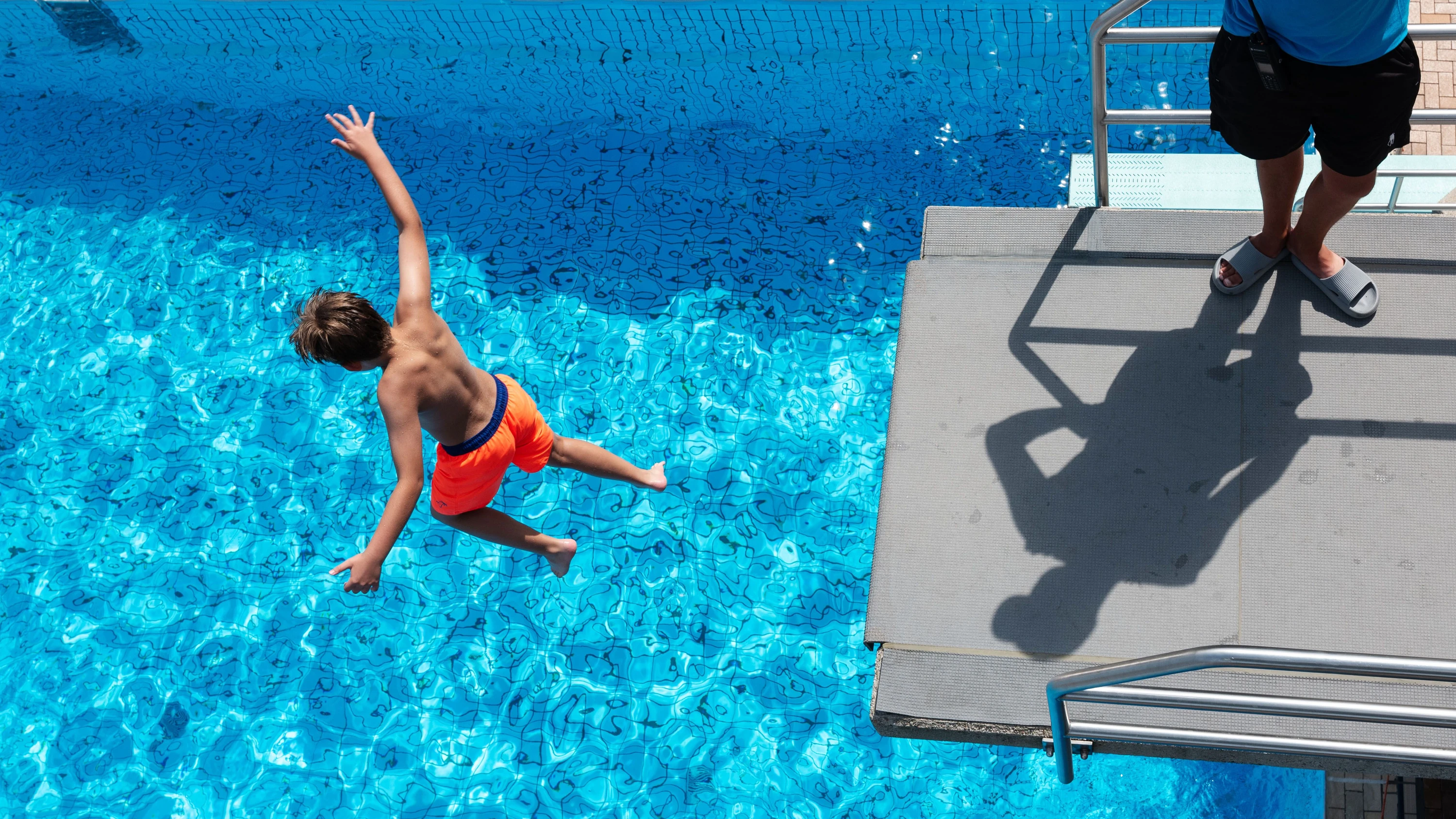 Bei Hitzefrei gilt für viele Freibad statt Klassenzimmer - Frank Röth
