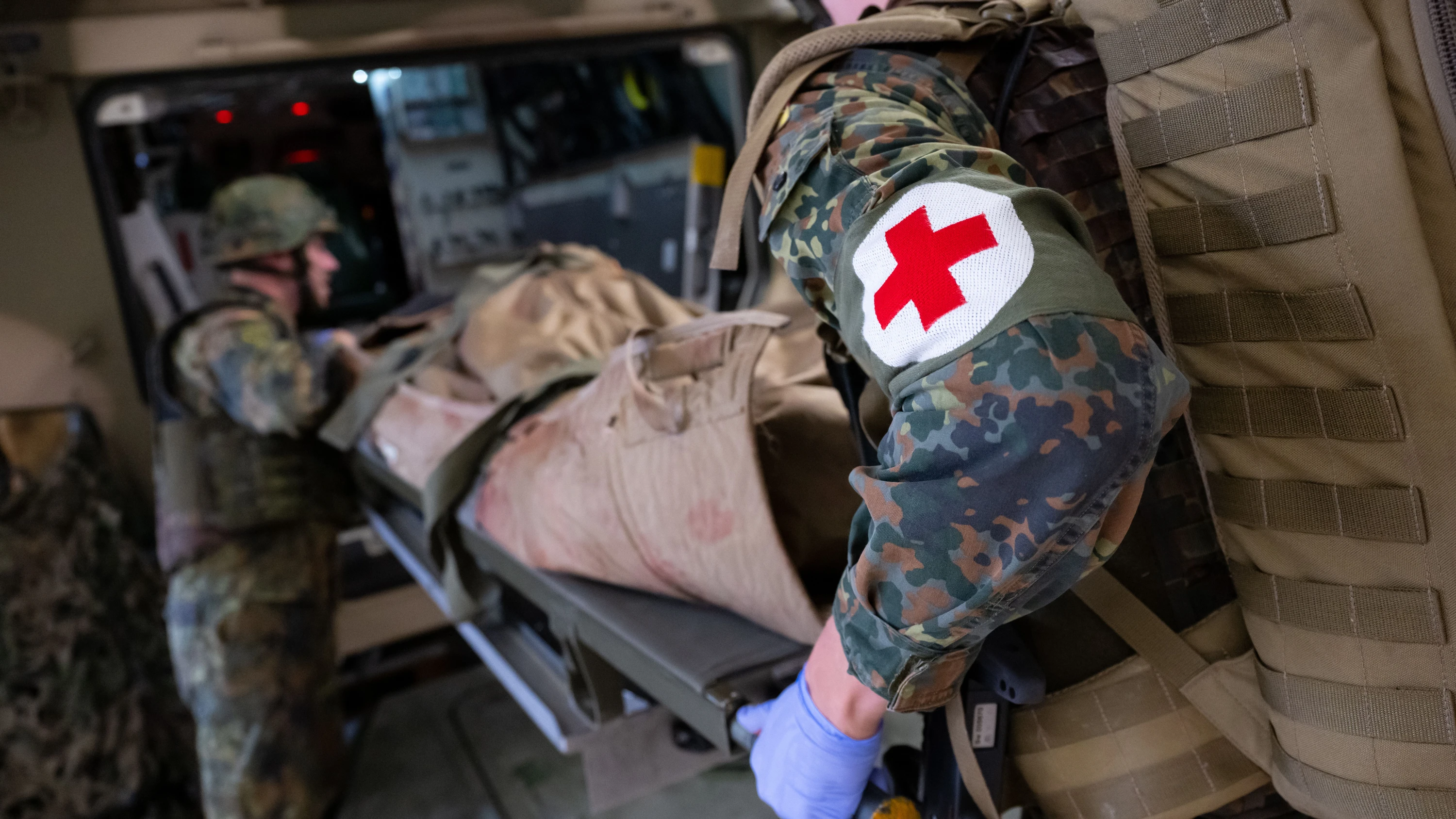 Zivil-militärische Krisenkooperation: Im Kriegsfall wären die Klinken nach zwei Tagen voll Zivil-militärische Krisenkooperation: Im Kriegsfall wären die Klinken nach zwei Tagen voll