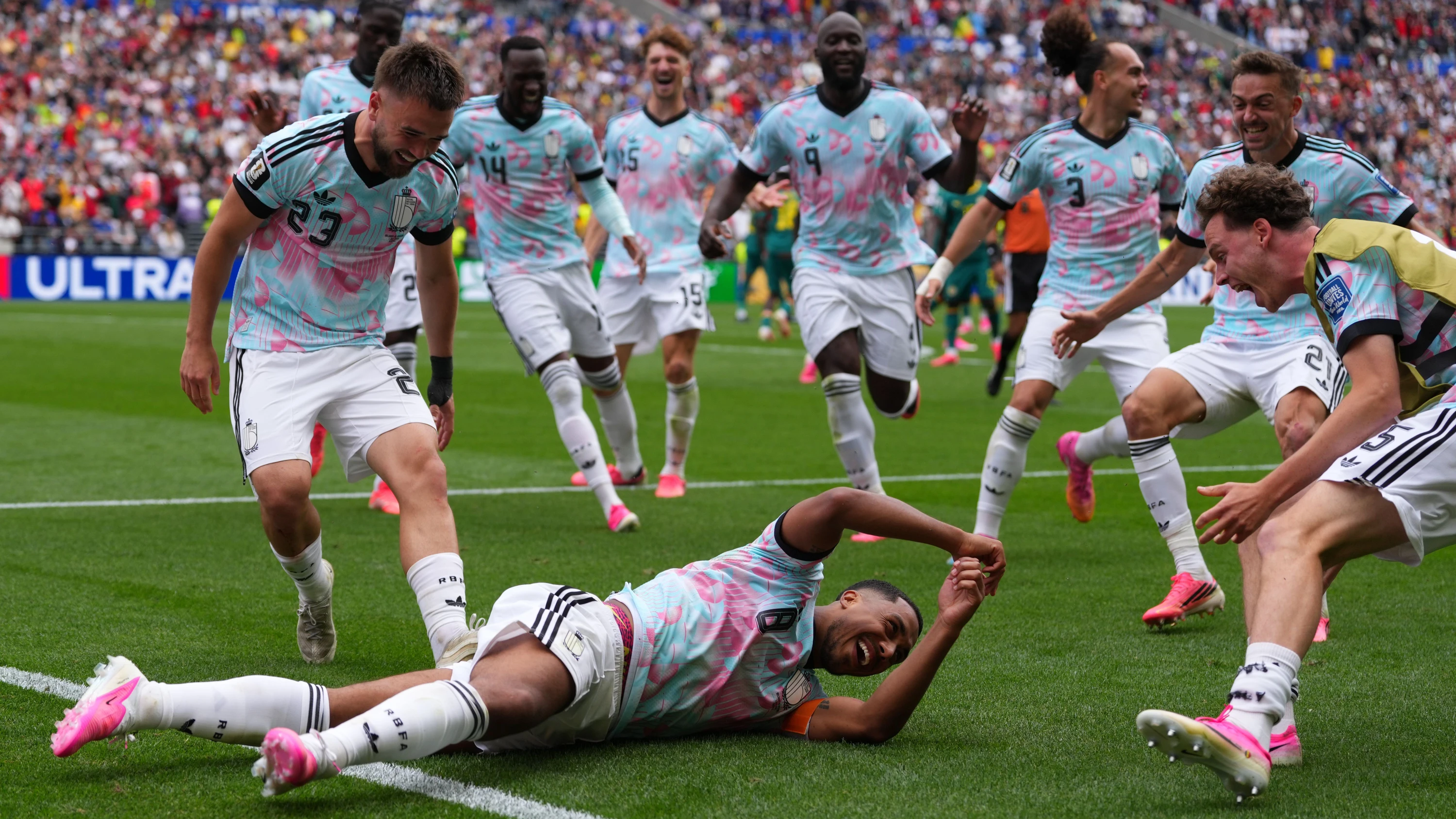 Tor in der 125. Minute: Belgien dreht die Partie spektakulär und steht im Achtelfinale Tor in der 125. Minute: Belgien dreht die Partie spektakulär und steht im Achtelfinale