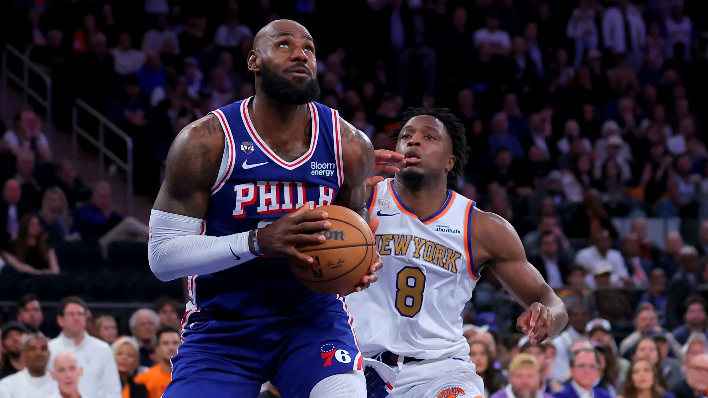 Auftakt in der NBA: Der Meister verliert zum Start gegen „King James“