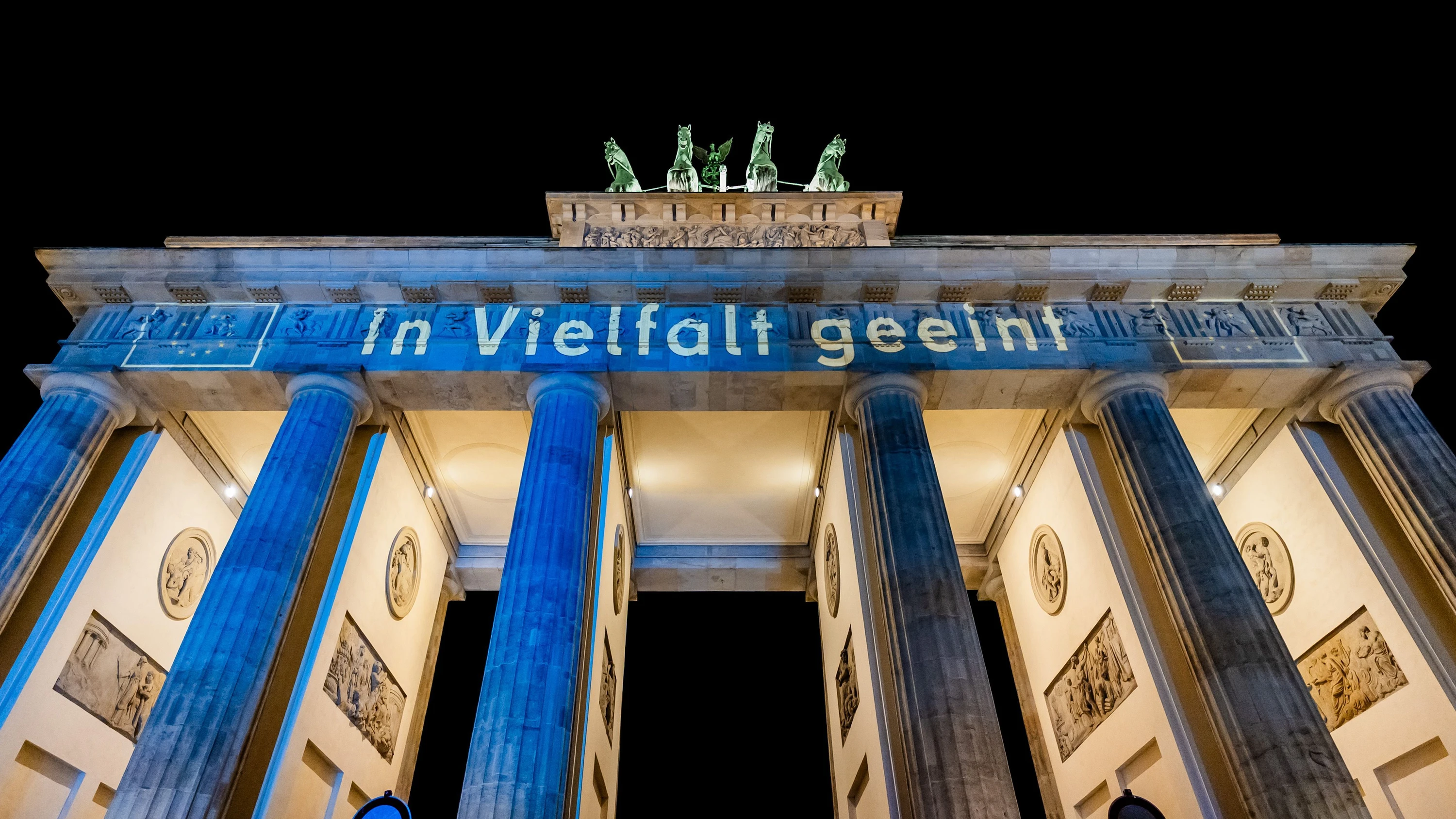 Buntheit als Staatsziel?: Es fehlt nicht Vielfalt, sondern Patriotismus Buntheit als Staatsziel?: Es fehlt nicht Vielfalt, sondern Patriotismus