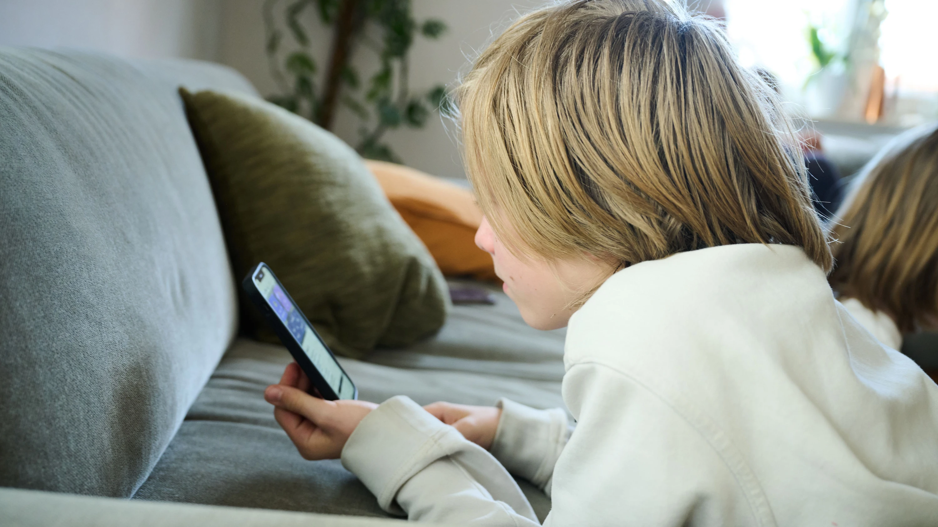 KinderSchutz: Frankreich beschließt Social-Media-Verbot für unter 15-Jährige KinderSchutz: Frankreich beschließt Social-Media-Verbot für unter 15-Jährige