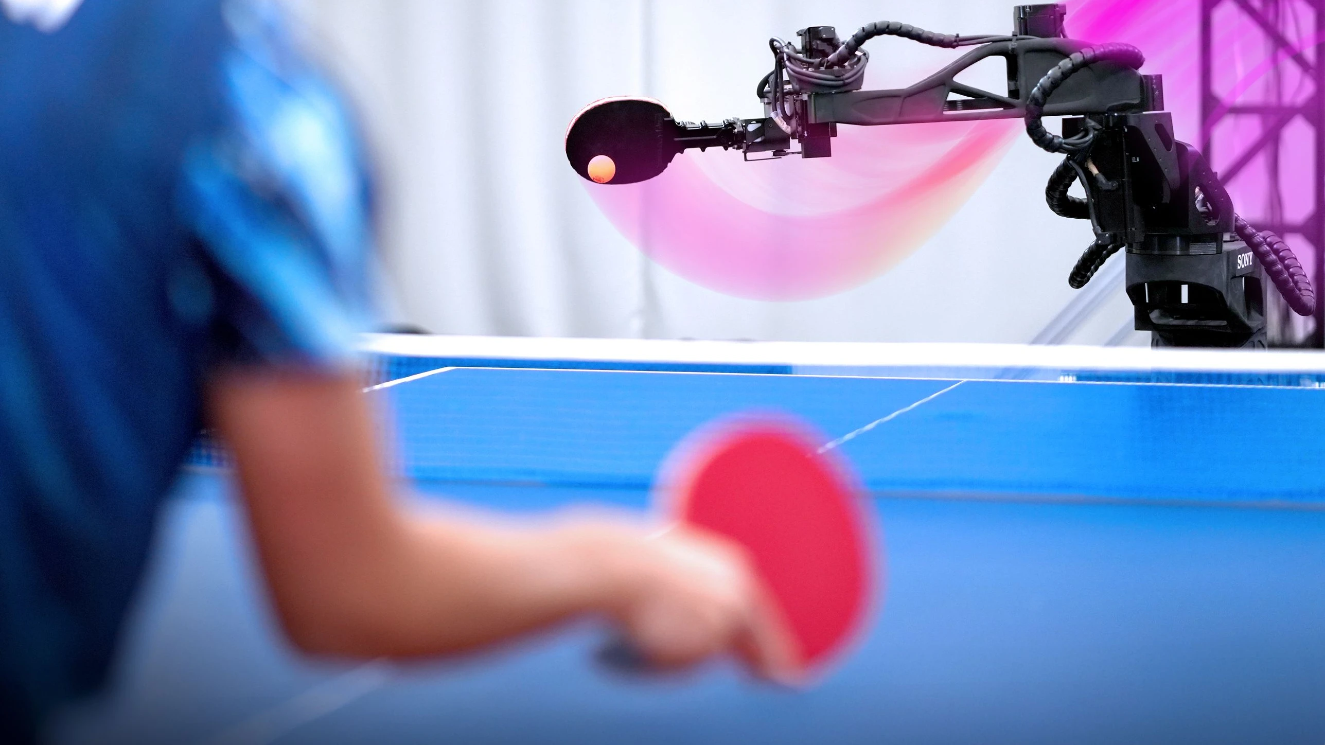 Vormarsch der Maschinen: Roboter siegen im Pingpong und schälen krummes Gemüse