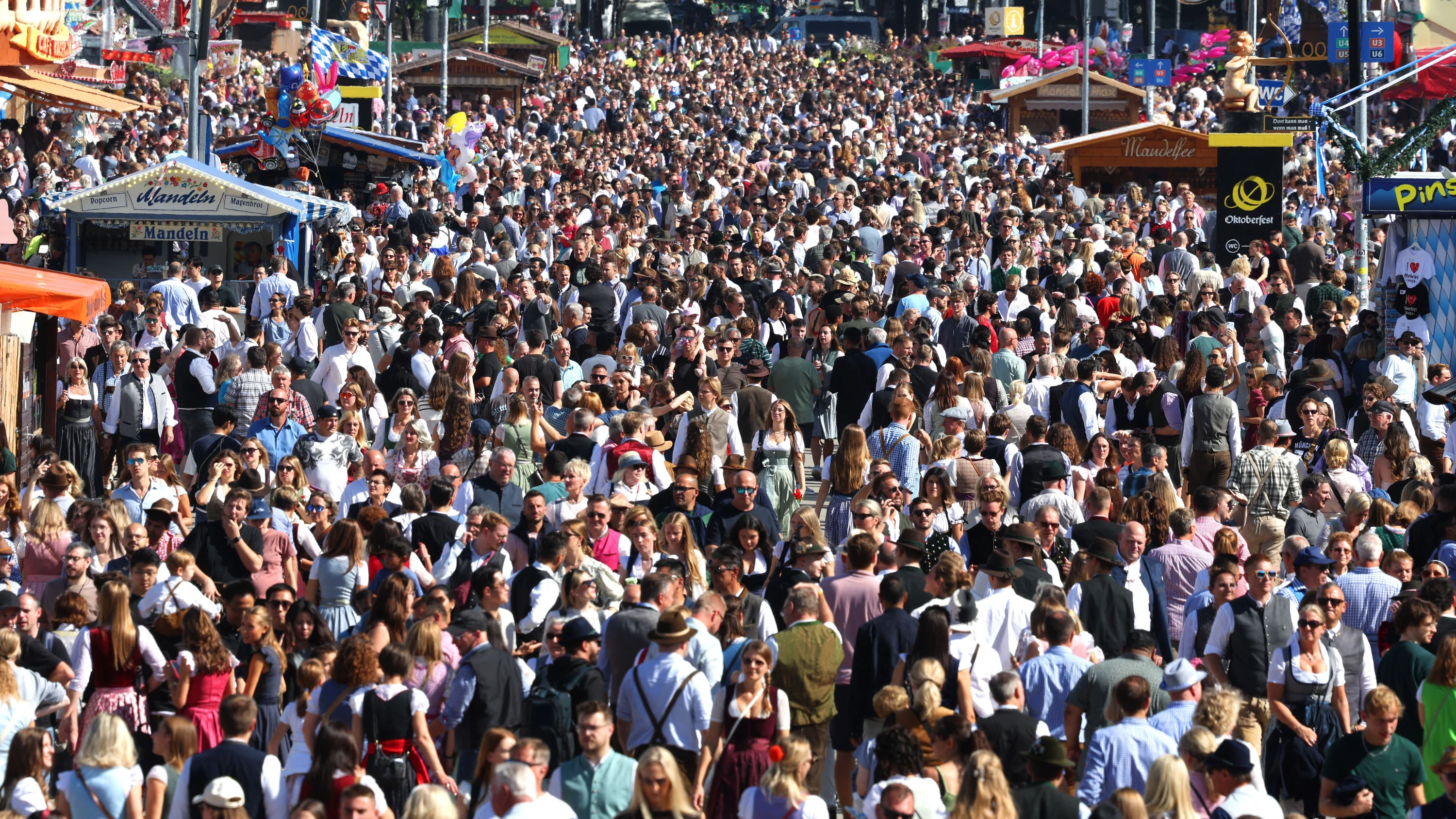 München: Es wird immer voller auf dem Oktoberfest. - dpa
