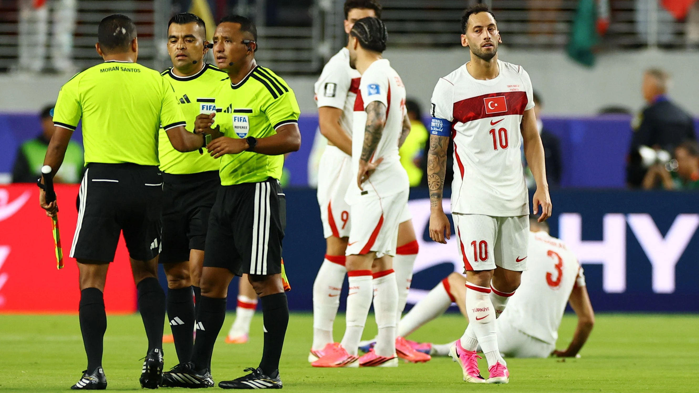 Liveblog Fußball-WM 2026: „Beschämend“: Calhanoglu und Güler bitten um Entschuldigung Liveblog Fußball-WM 2026: „Beschämend“: Calhanoglu und Güler bitten um Entschuldigung