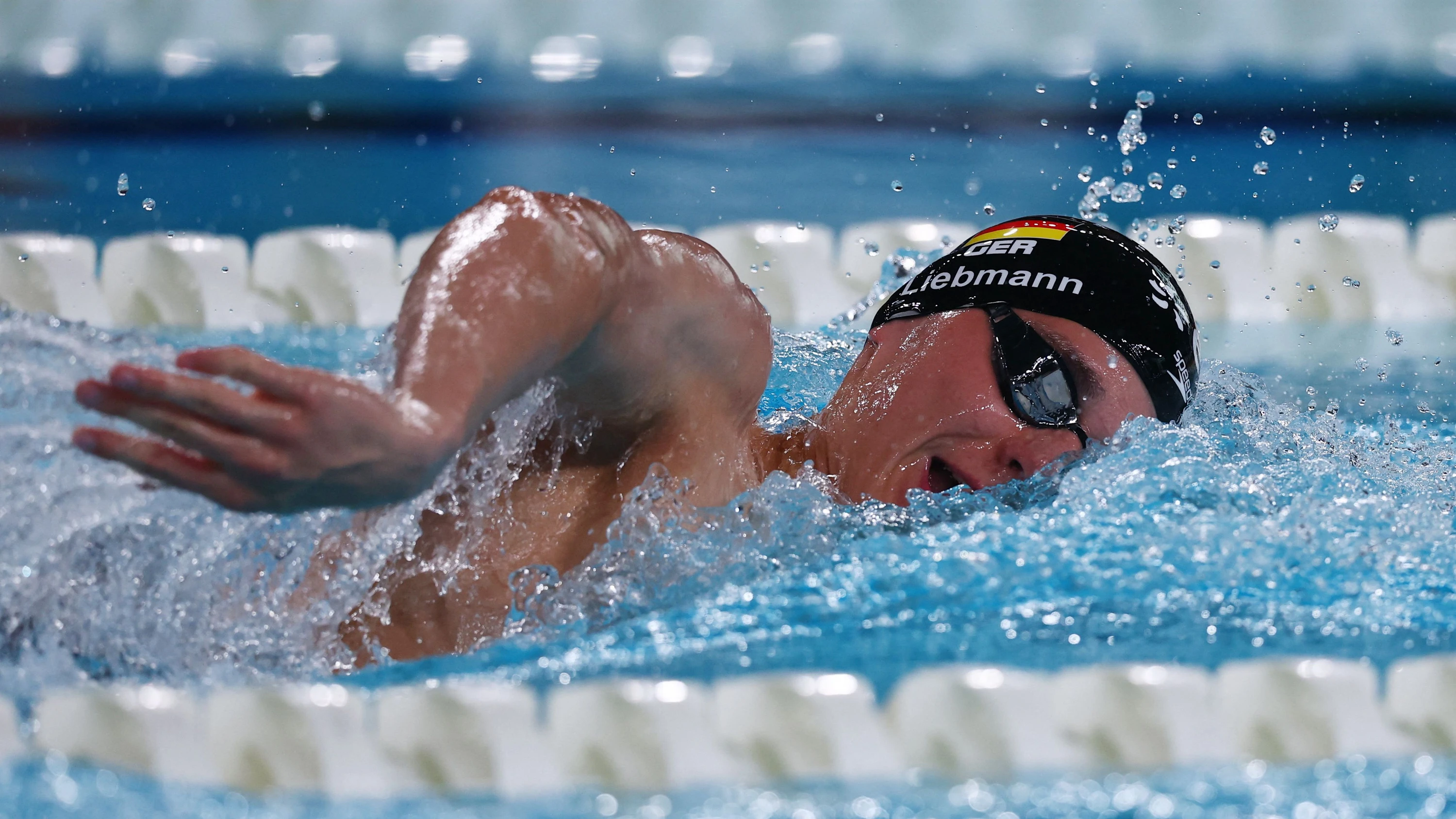 EM in Paris: Johannes Liebmann schwimmt in Weltrekordzeit über 1500 Meter zu Gold